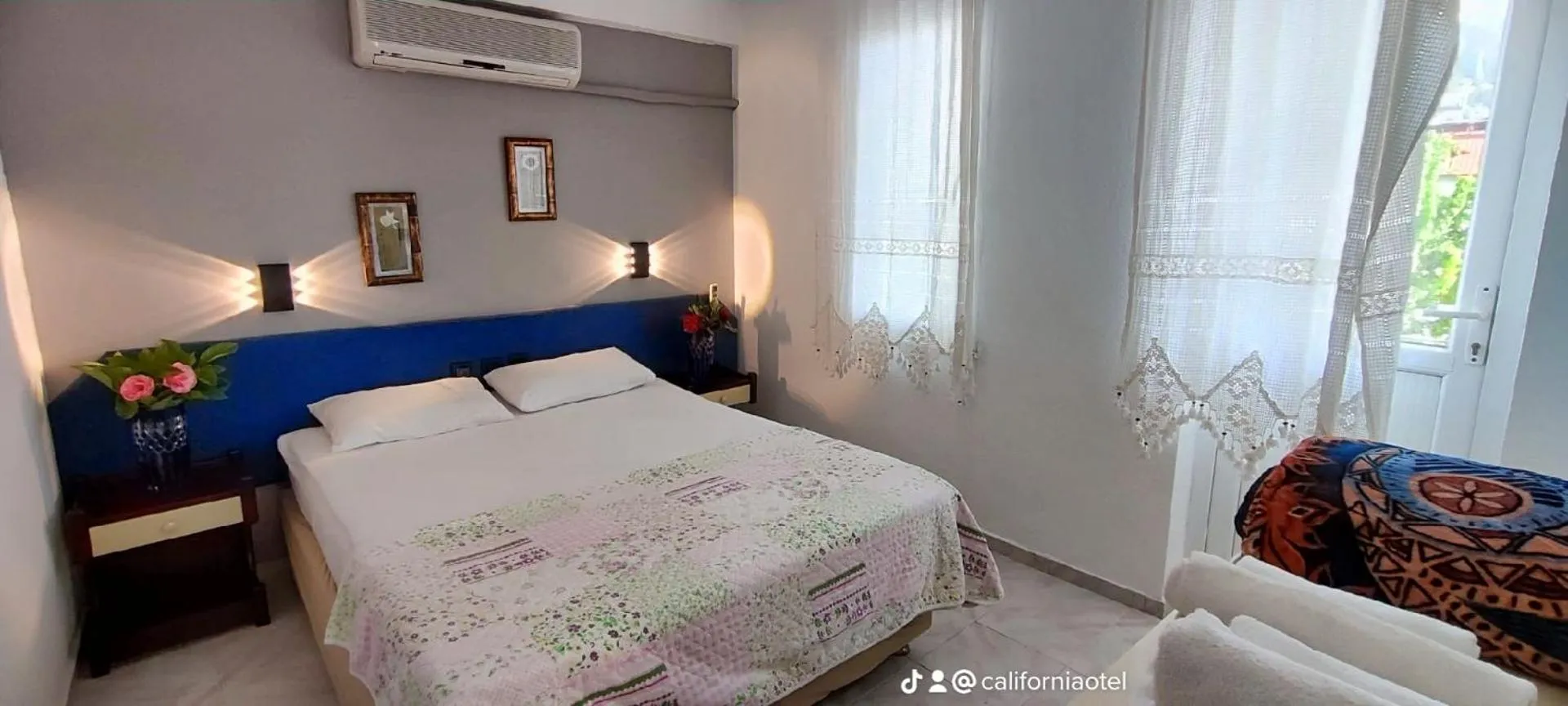 Bed in California Apart Otel