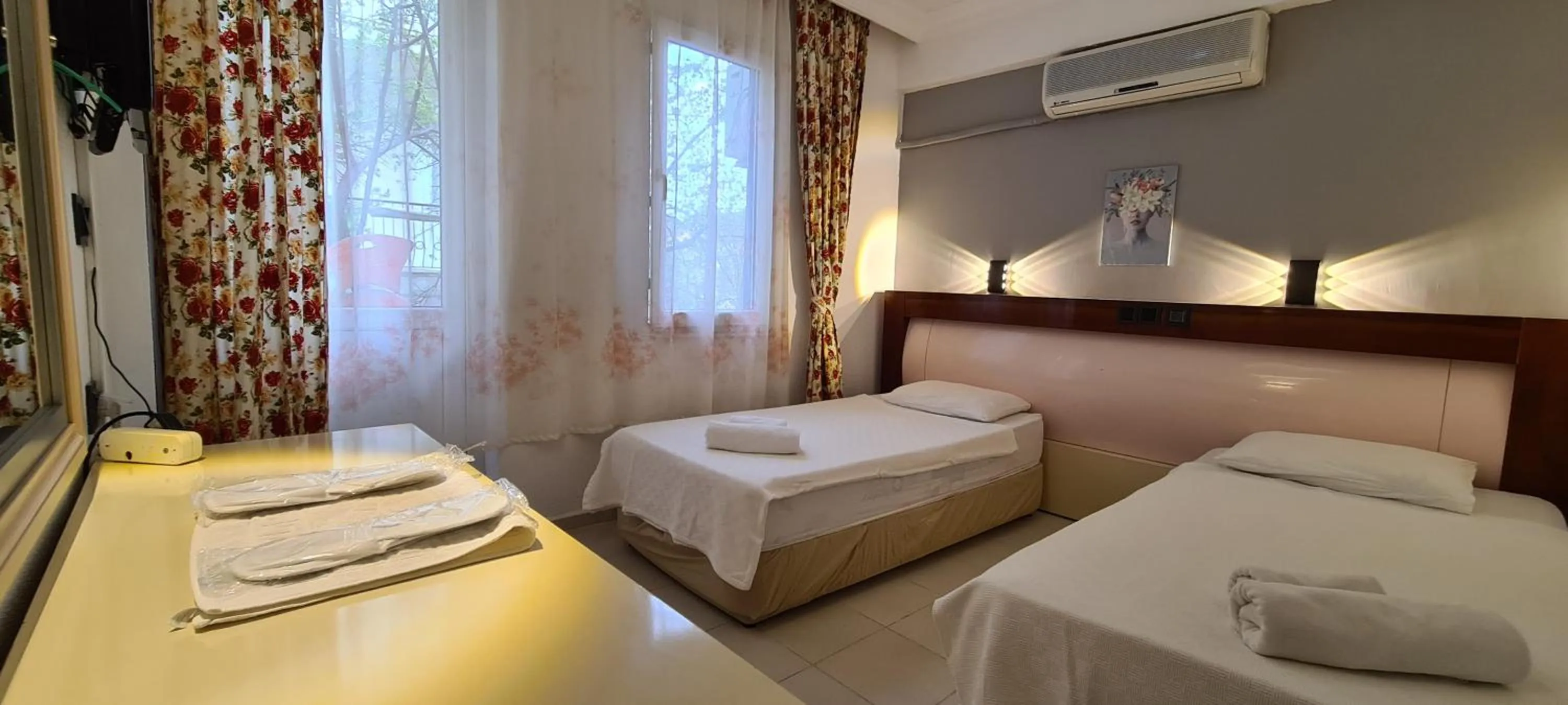 Bed in California Apart Otel