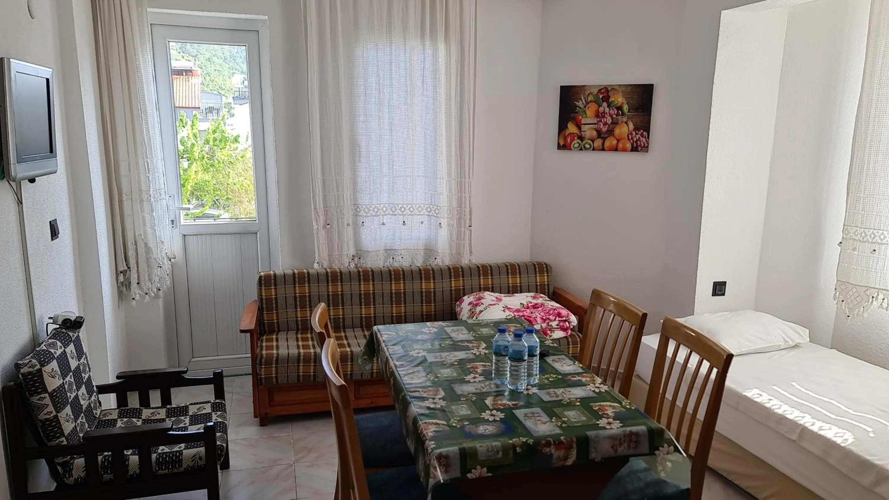 Bed in California Apart Otel