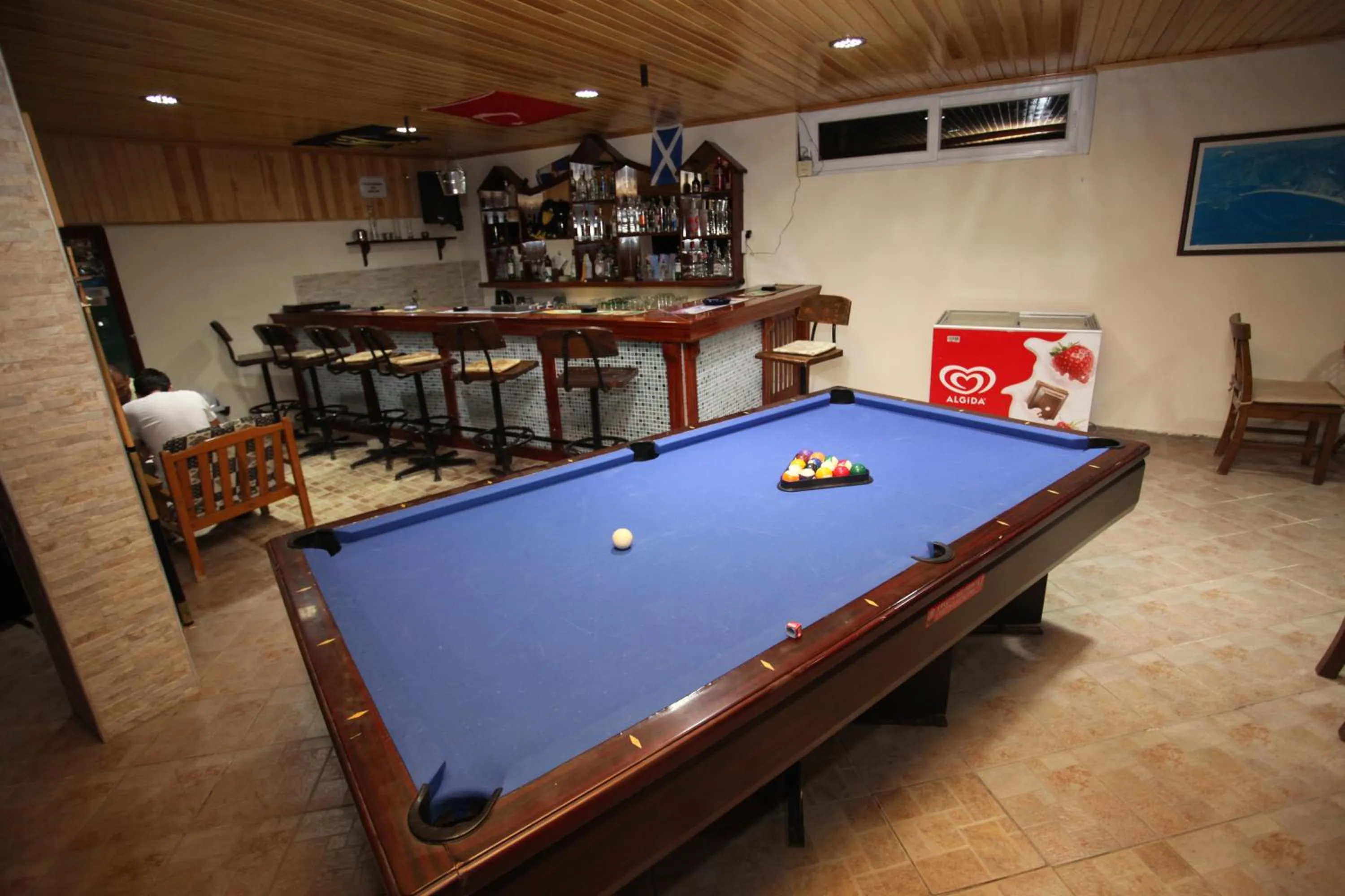 Lounge or bar in California Apart Otel