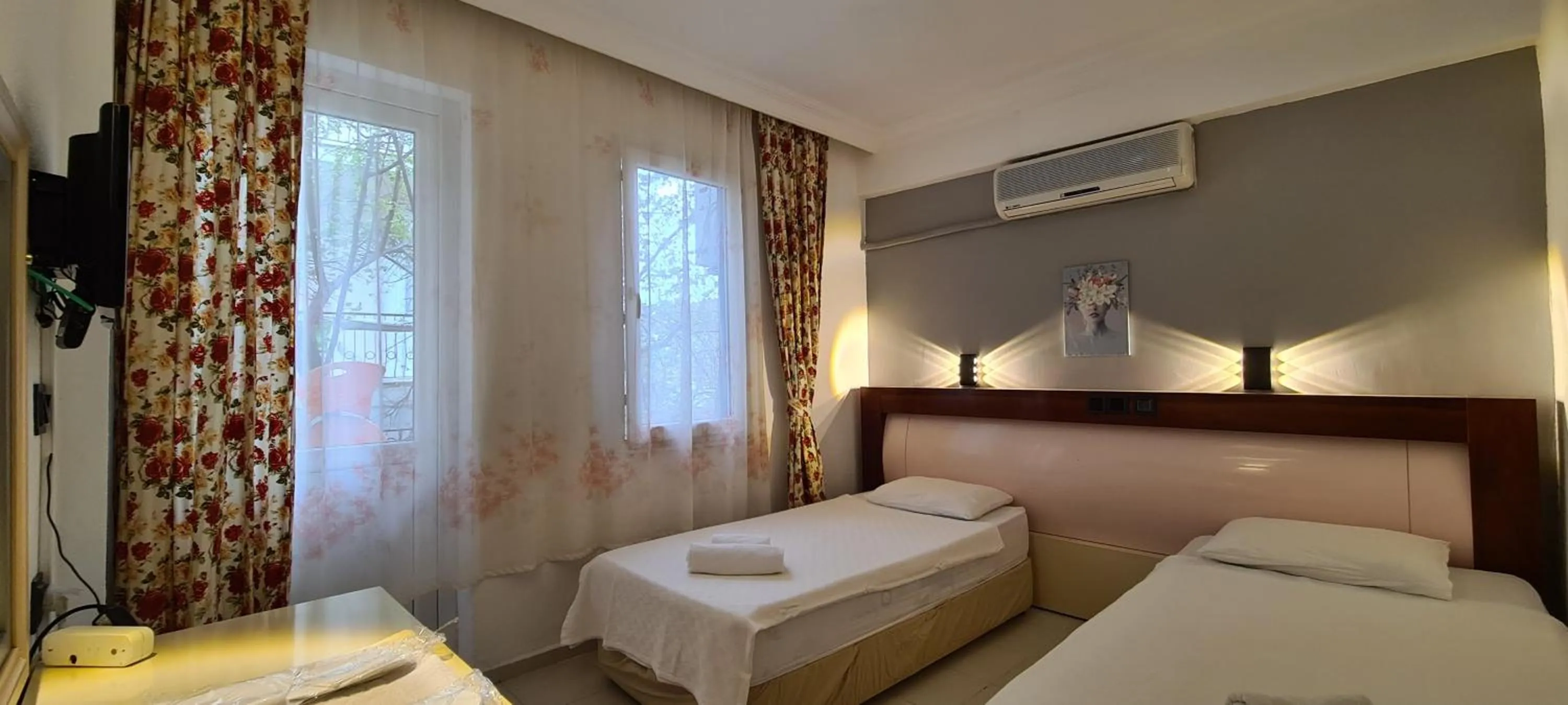 Bed in California Apart Otel