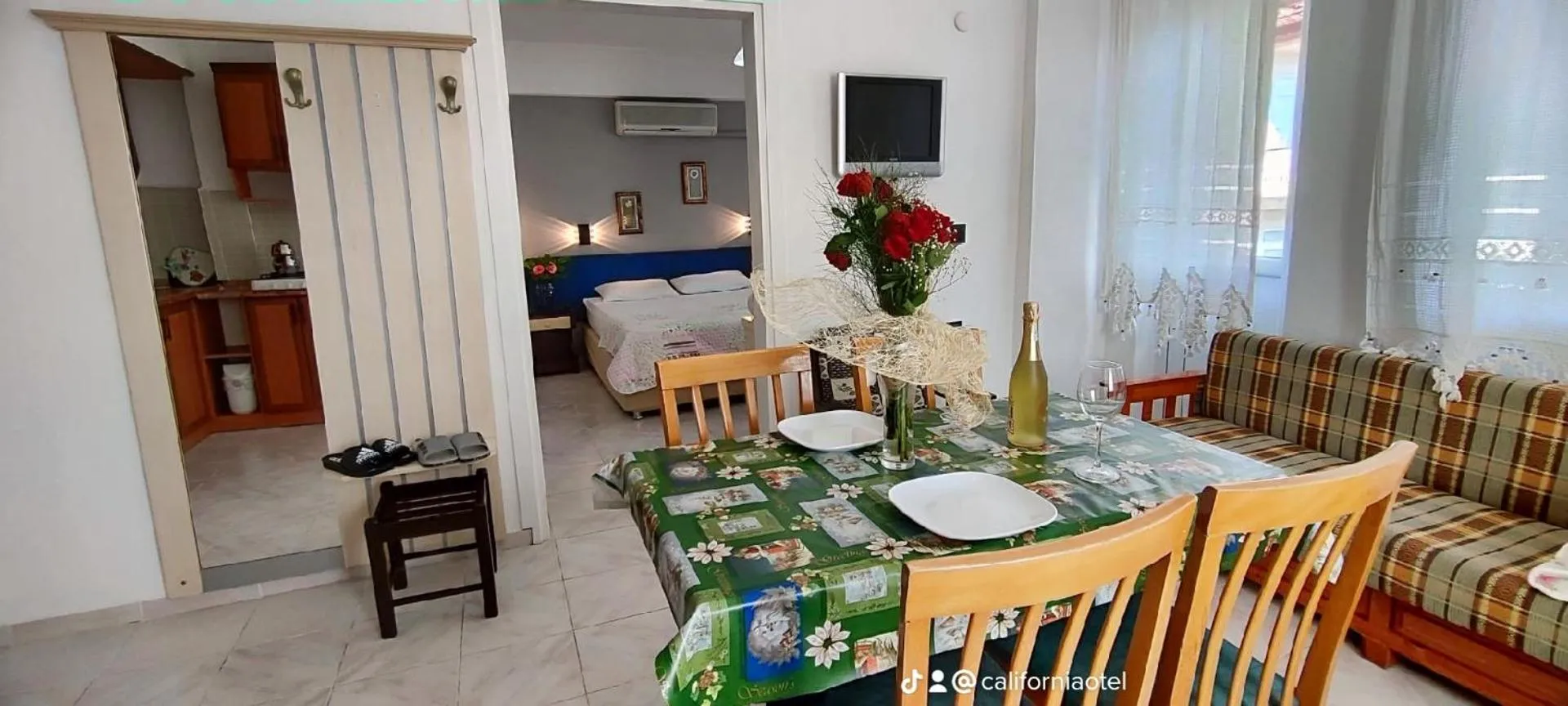 Bed in California Apart Otel