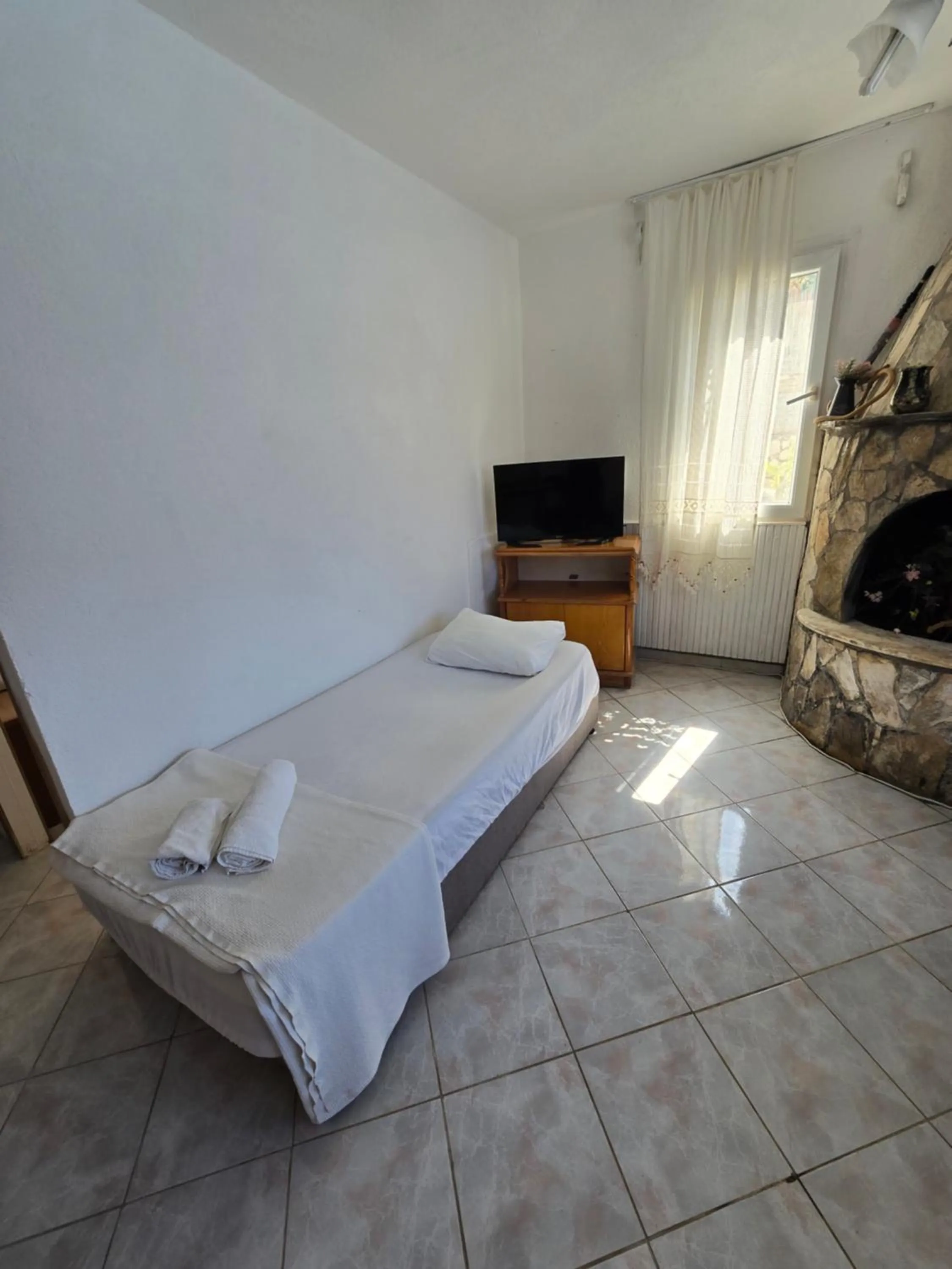 Bed in California Apart Otel