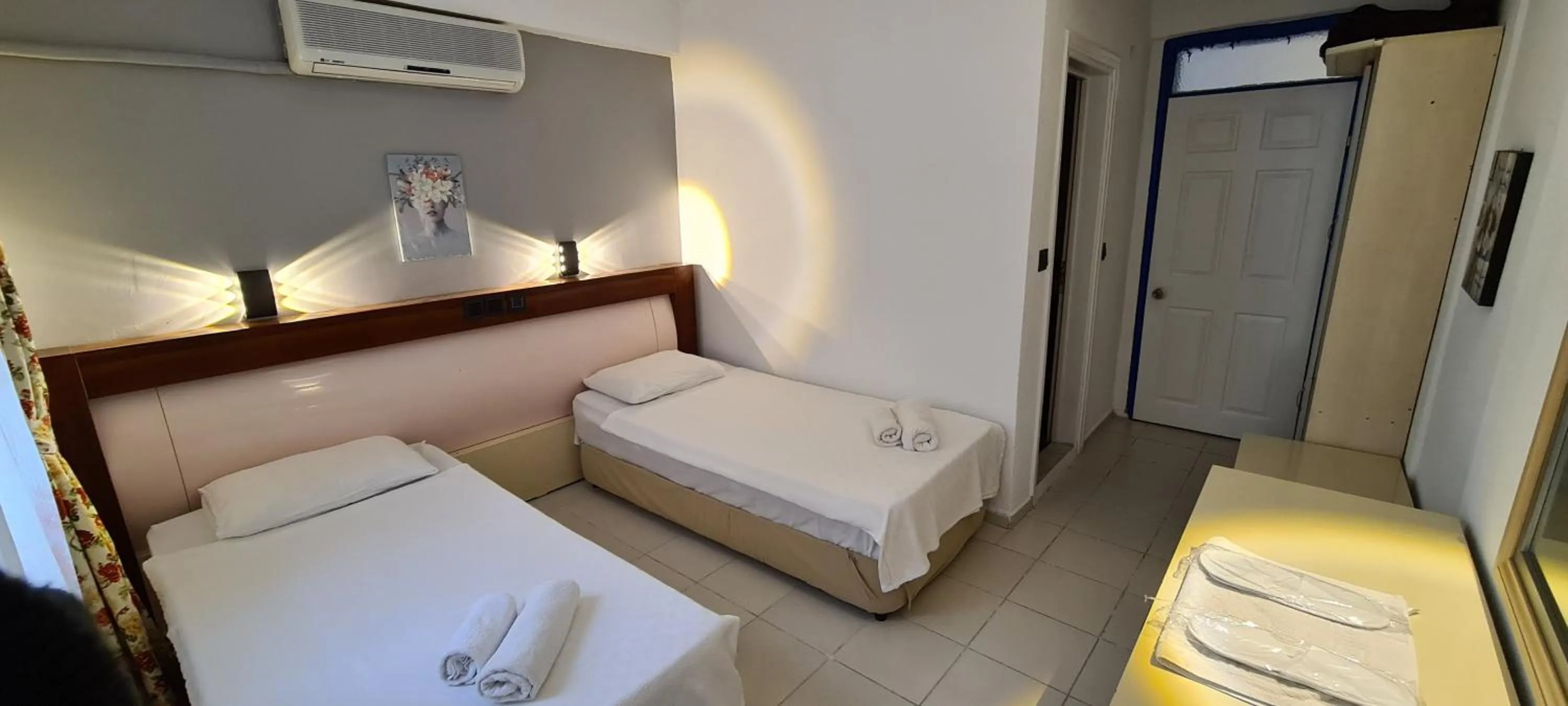 Bed in California Apart Otel