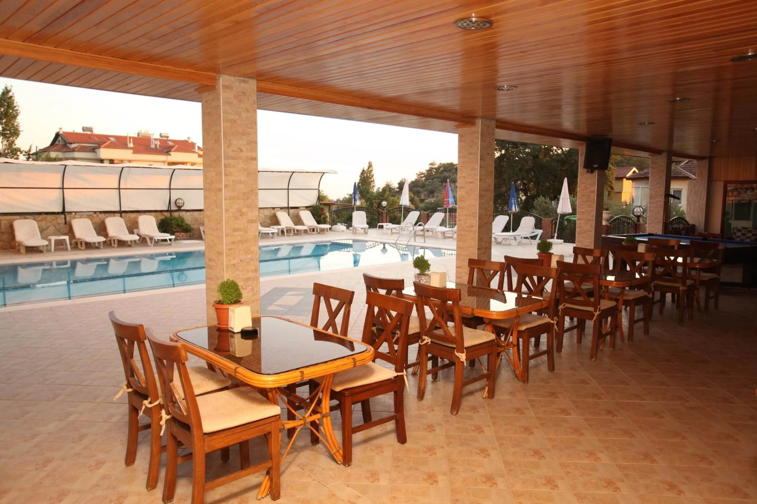 Restaurant/places to eat in California Apart Otel