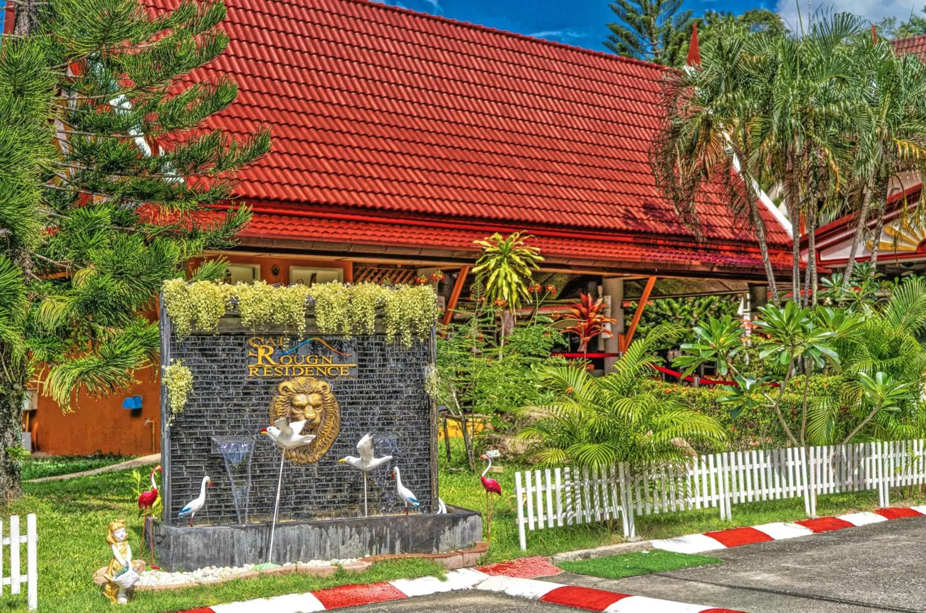 Property building in Sai Rougn Residence - SHA Extra Plus Property building in Sai Rougn Residence - SHA Extra Plus