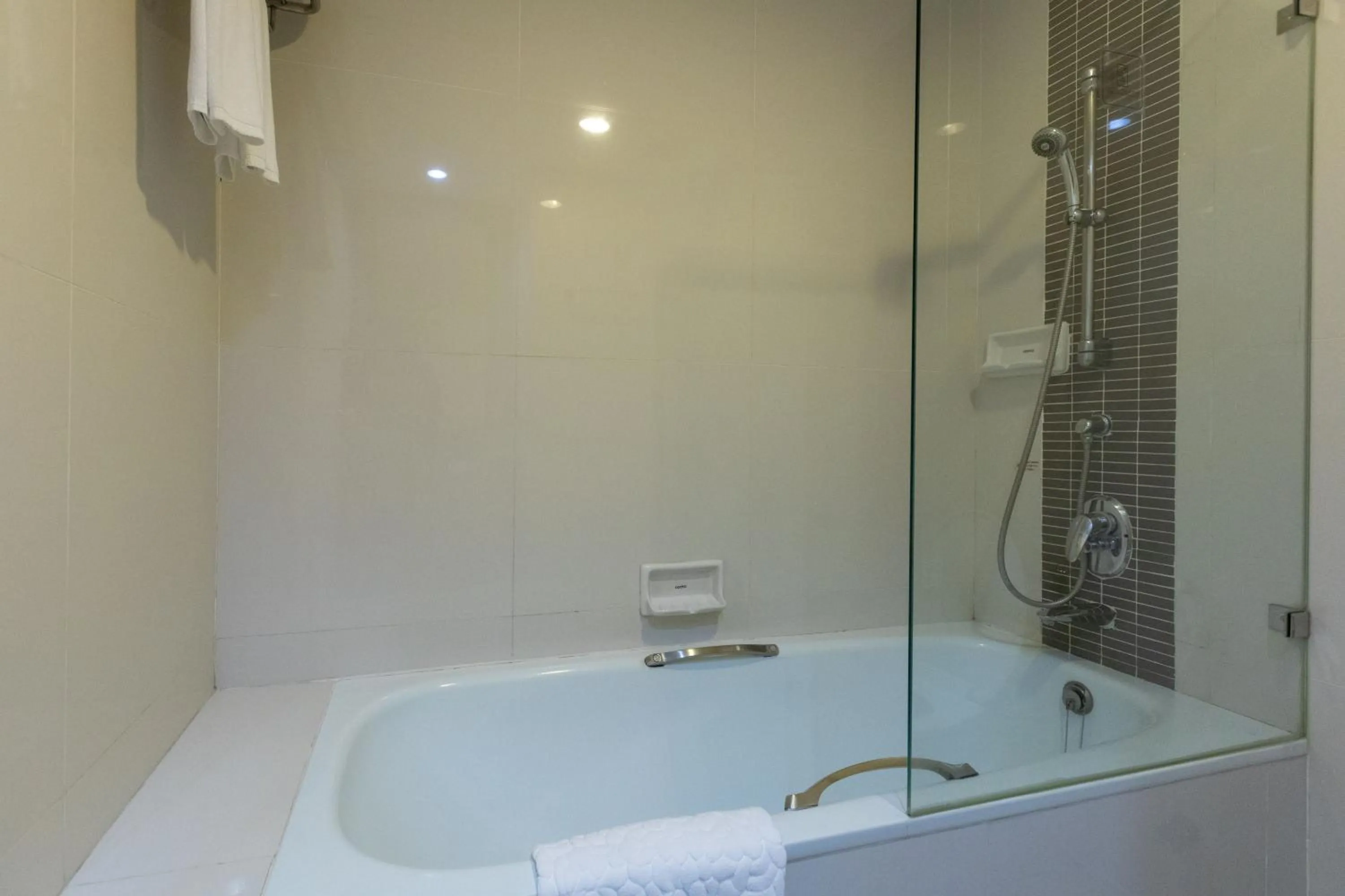 Shower in Kantary House Hotel, Bangkok