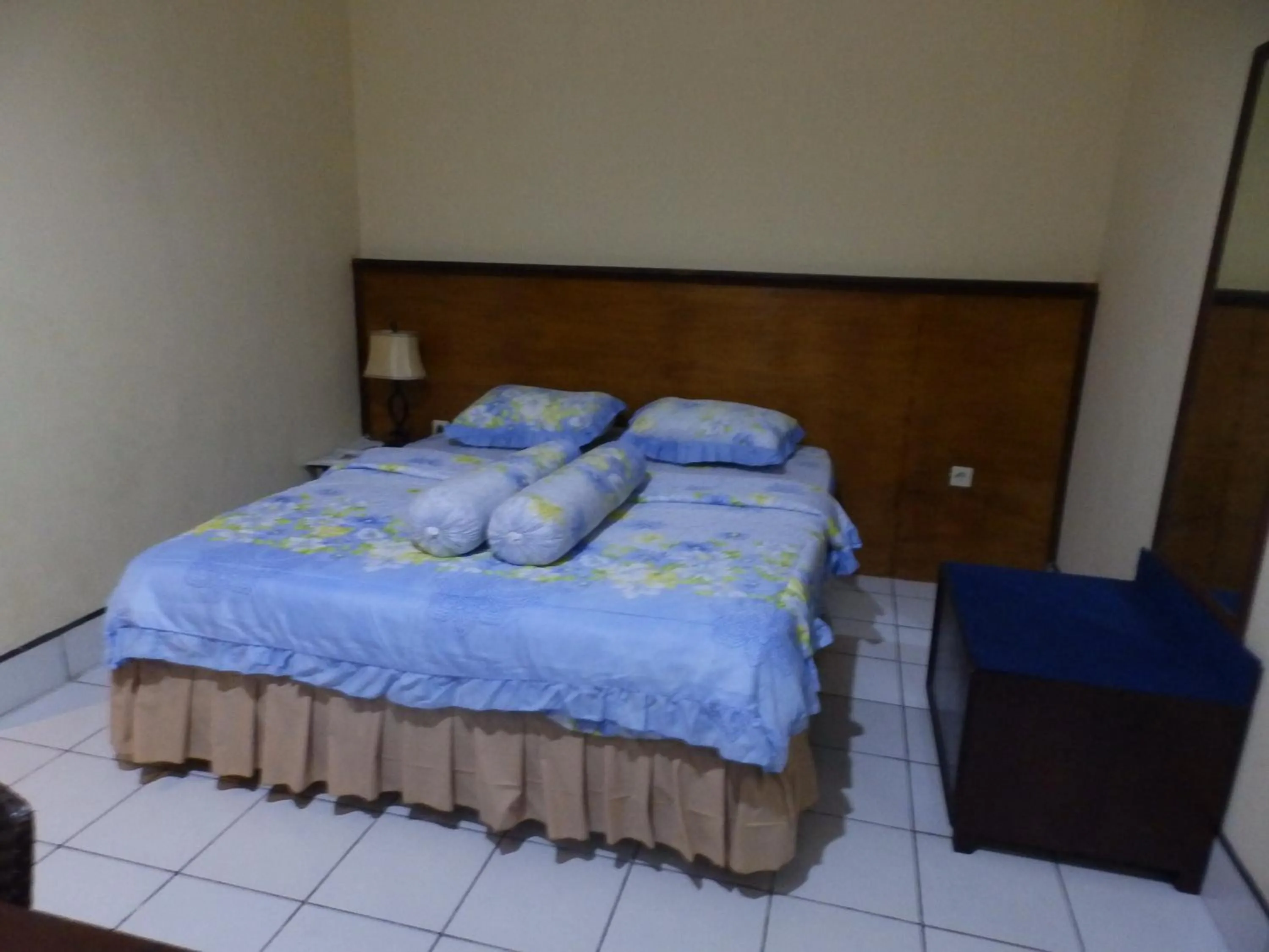 Standard Twin Room in Bahari Family Hotel