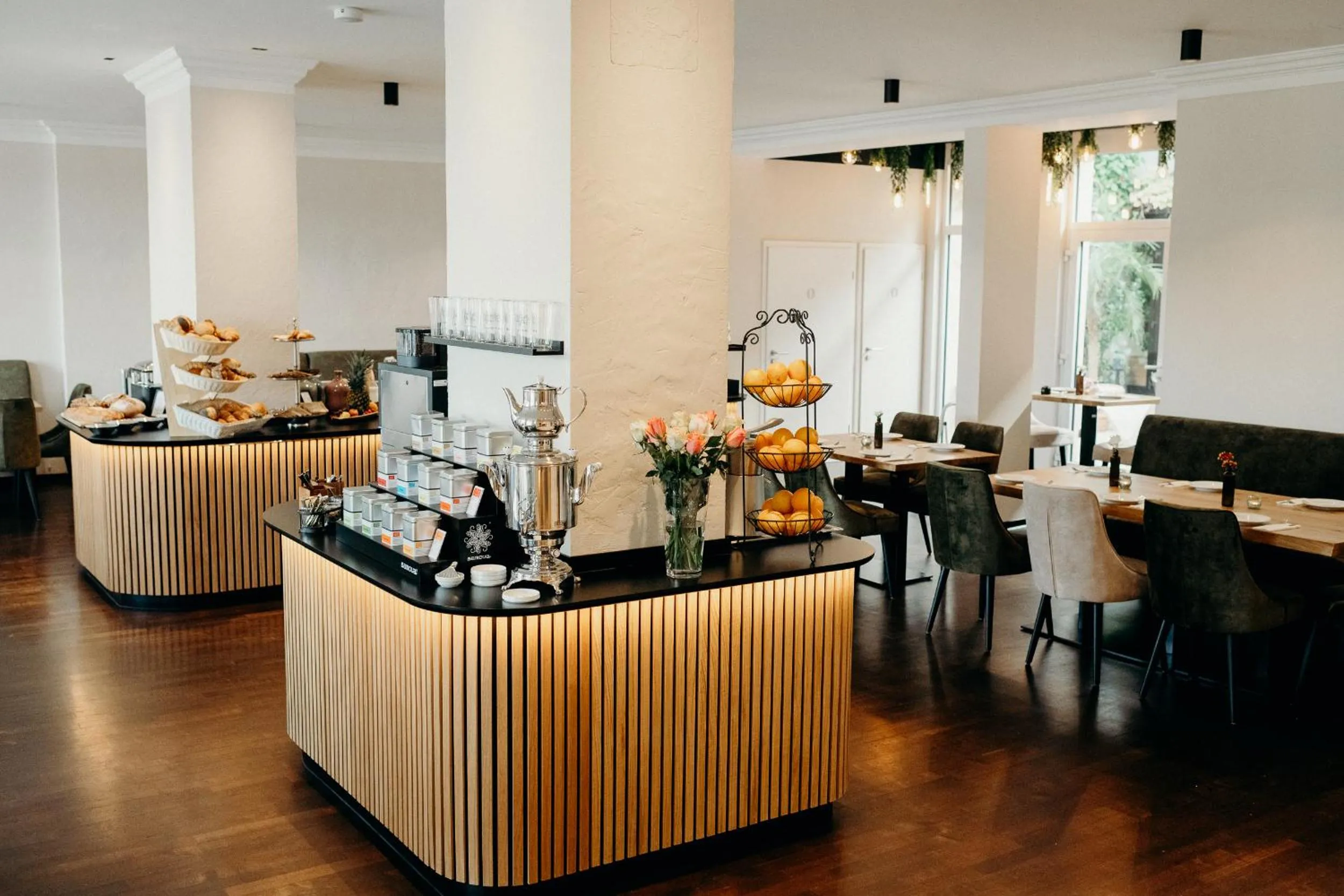 Buffet breakfast in Hotel Crystal