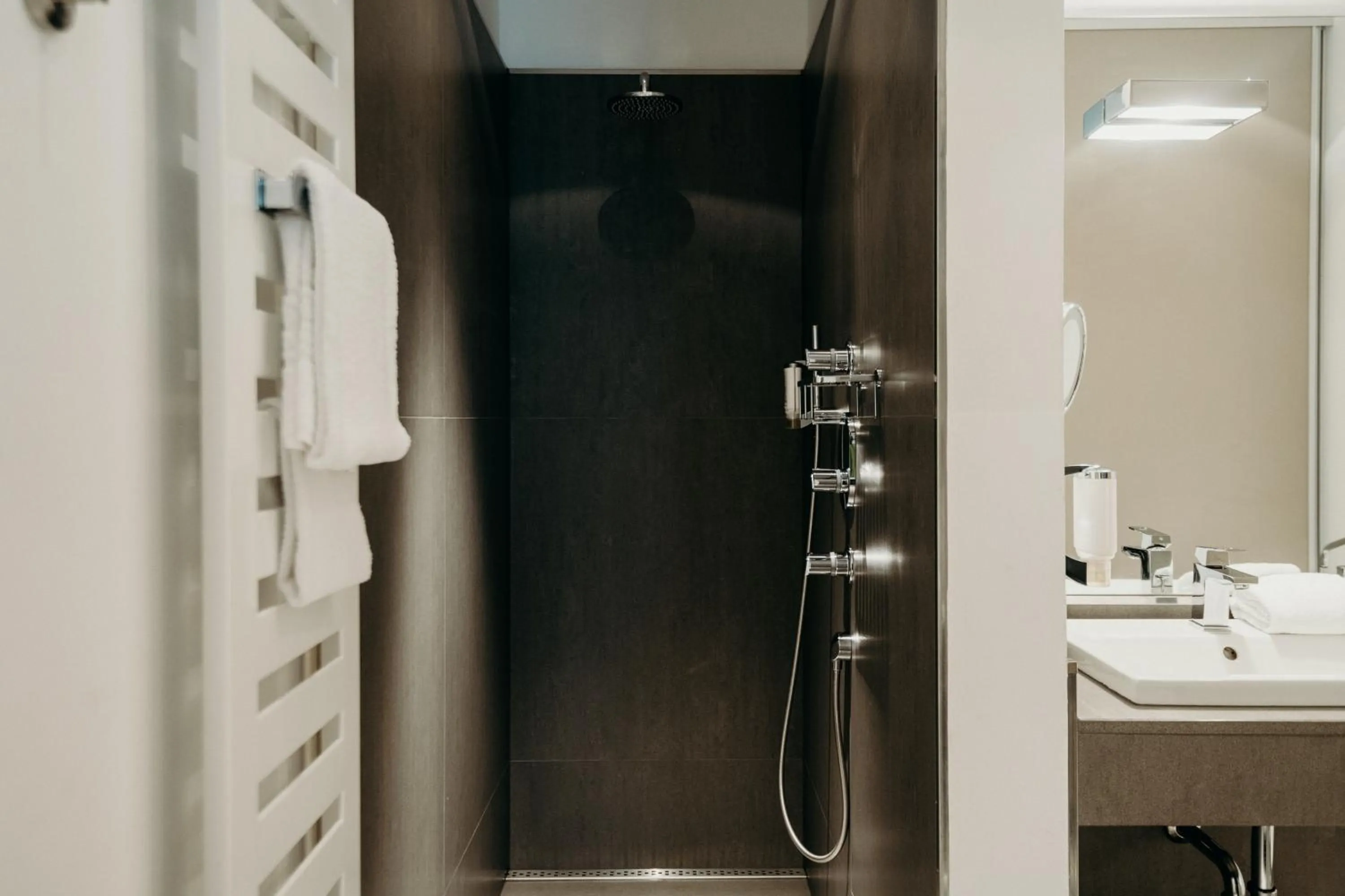 Bathroom in Hotel Crystal