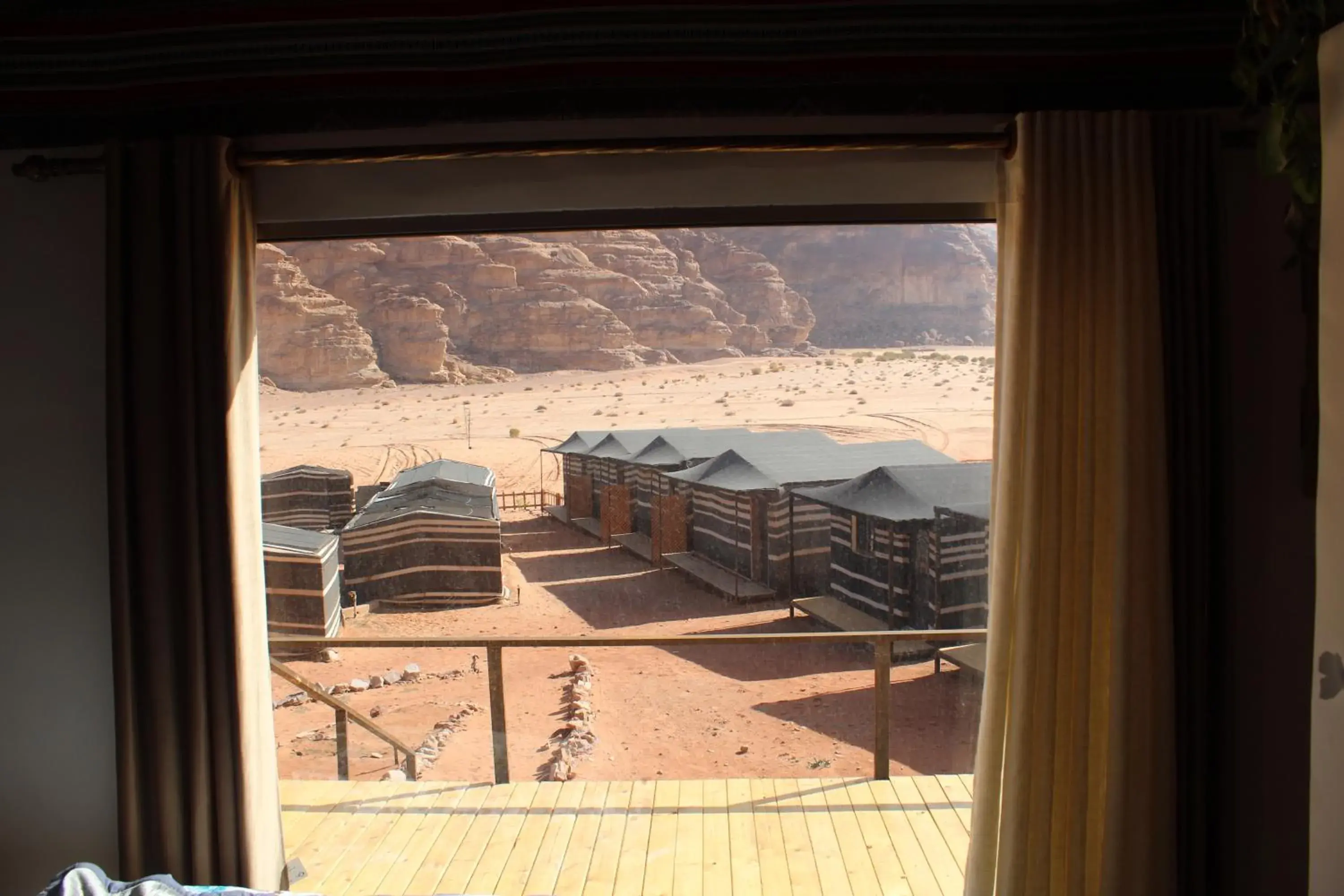 Deluxe Double or Twin Room with Mountain View in Martian desert Camp Deluxe Double or Twin Room with Mountain View in Martian desert Camp