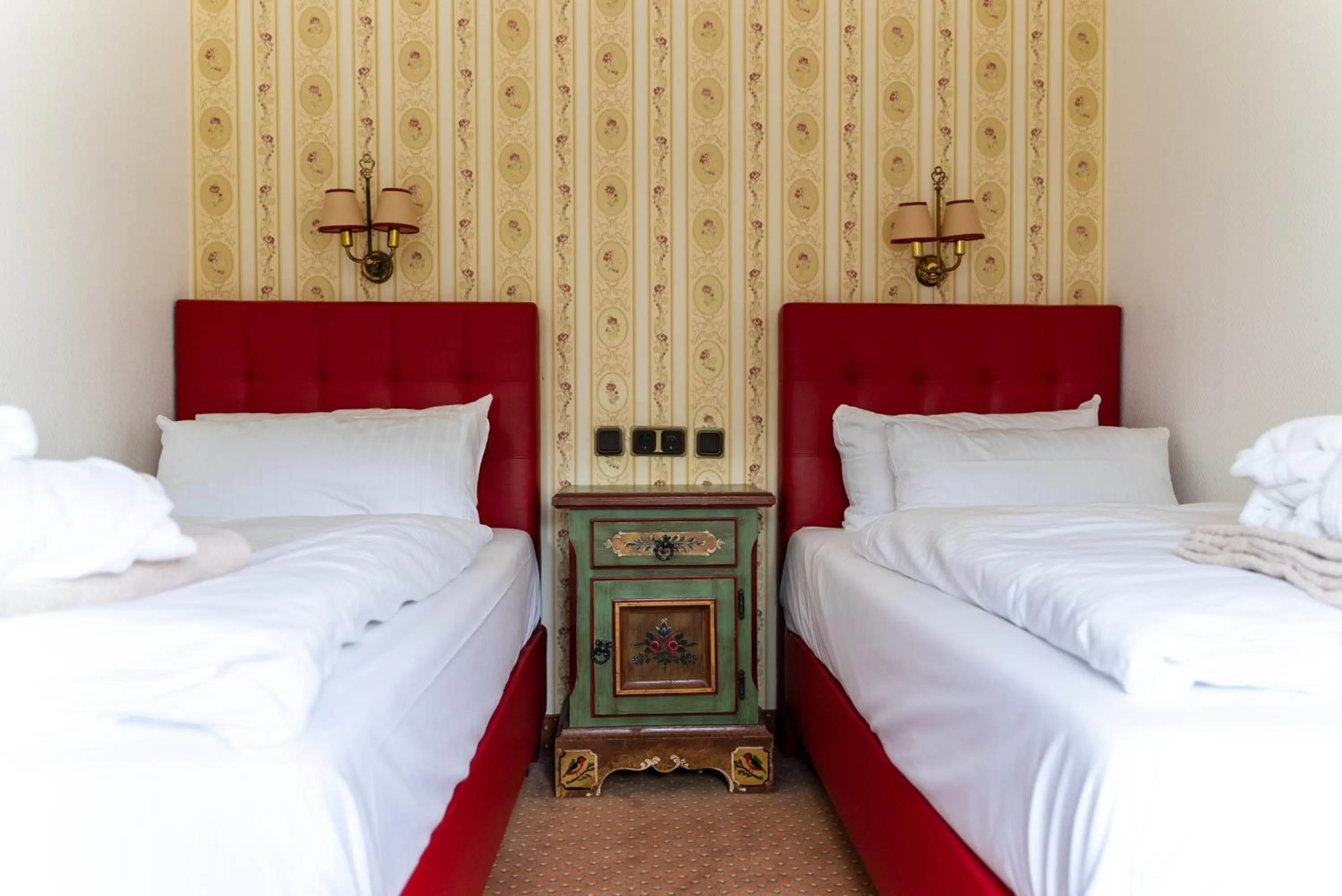 Bedroom, Bed in Hotel Appartement Landhaus Stutzi - Hotel Strandperle