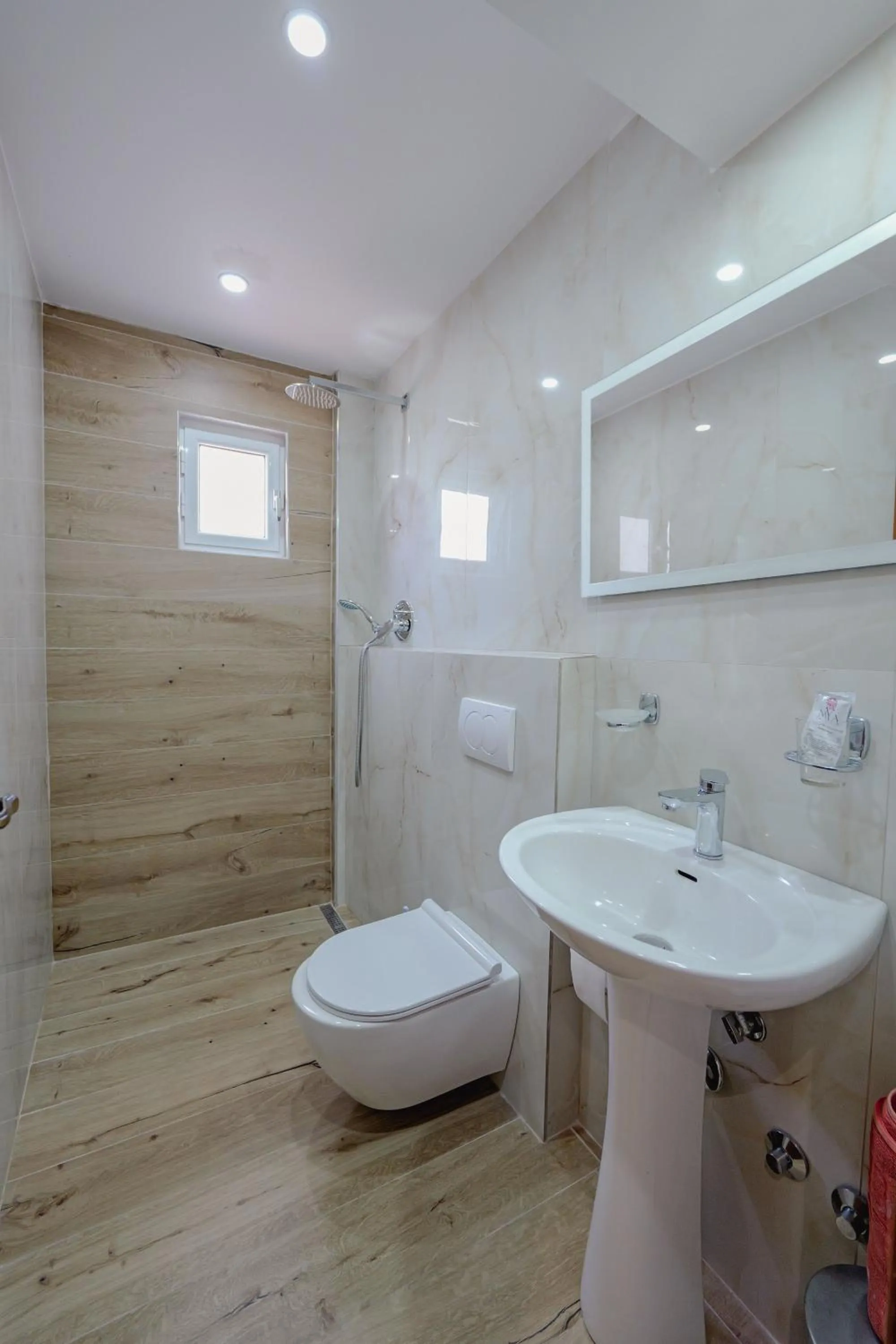 Shower in Hotel Divo Palace