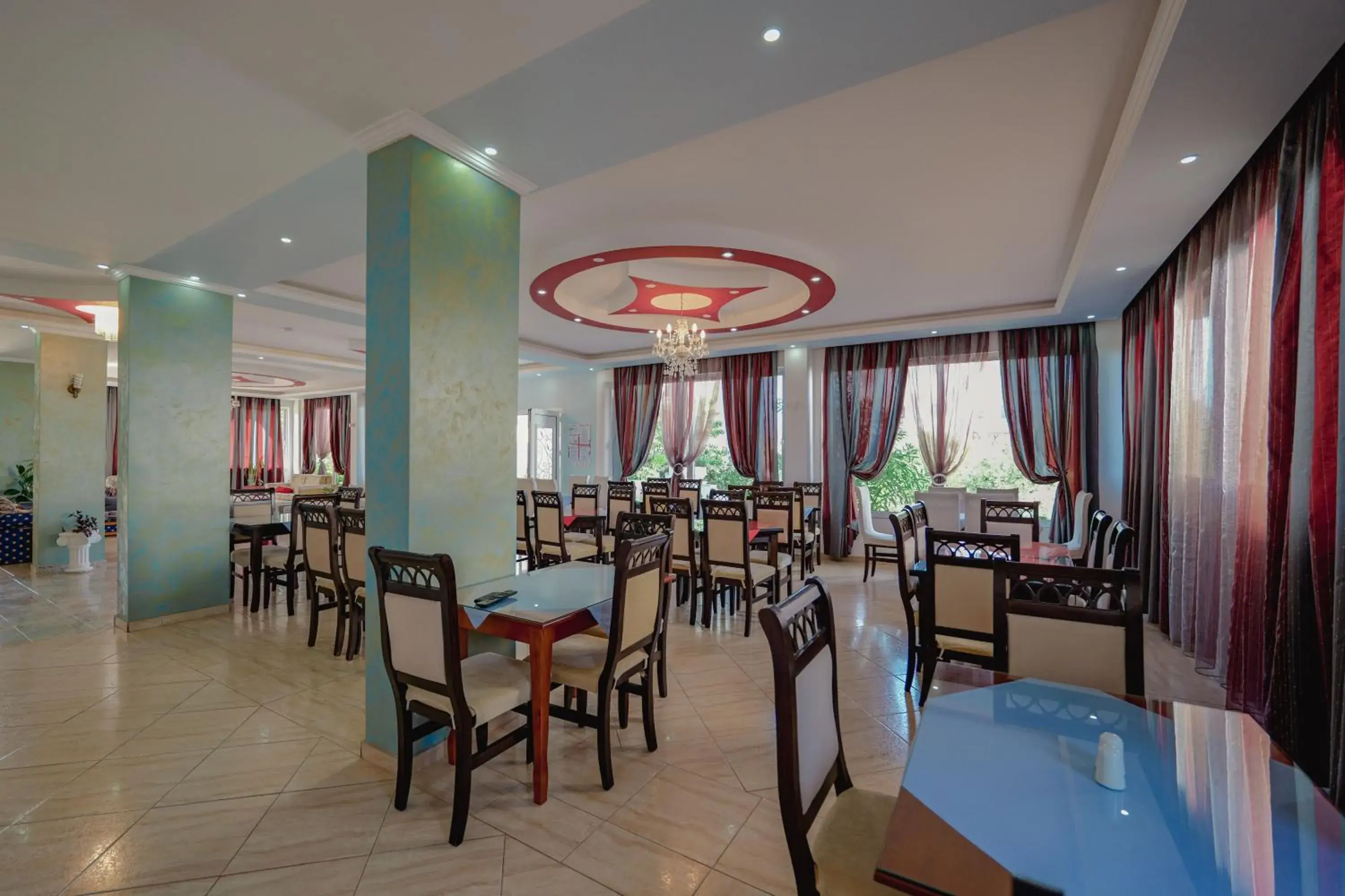 Restaurant/places to eat in Hotel Divo Palace Restaurant/places to eat in Hotel Divo Palace