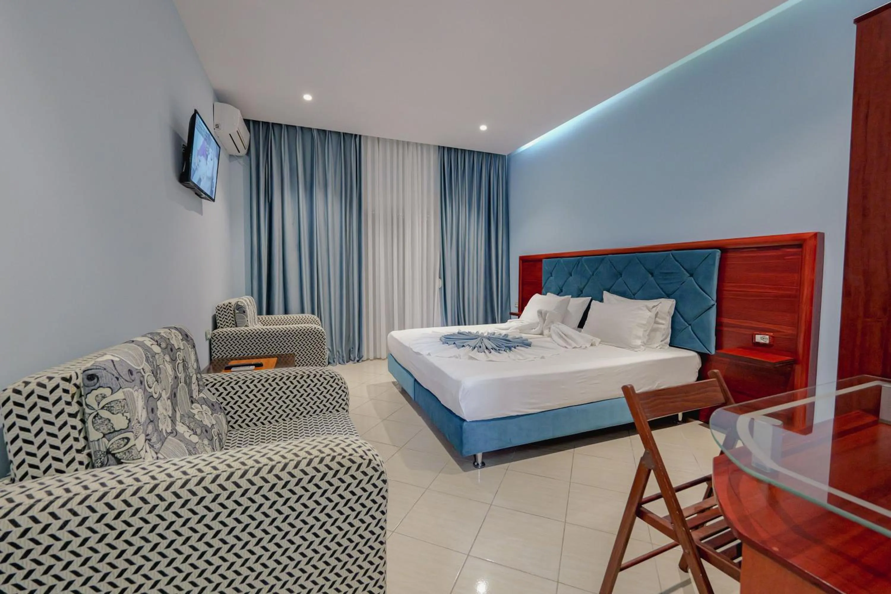 Bedroom, Bed in Hotel Divo Palace