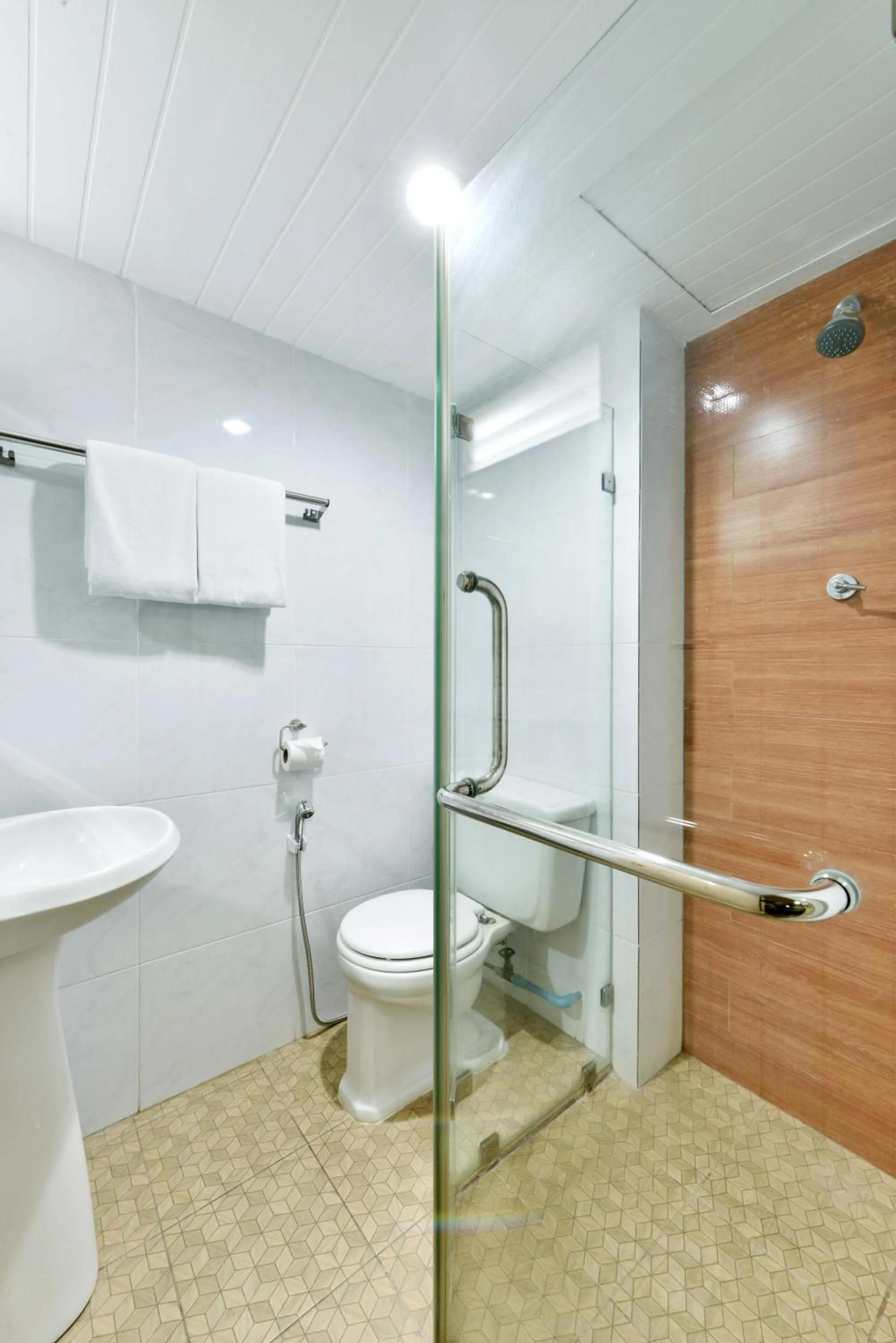 Bathroom in Nice Palace Hotel