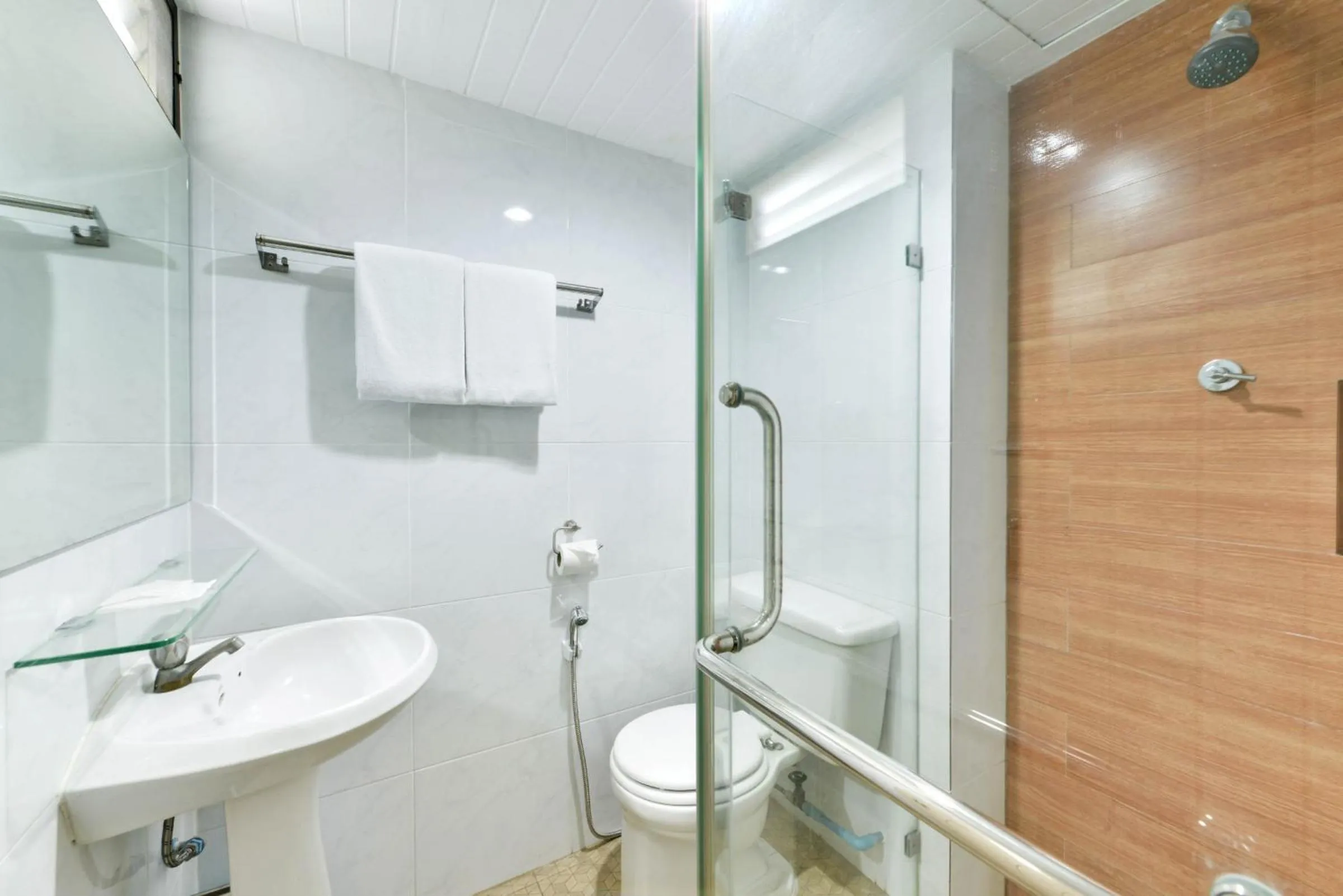 Bathroom in Nice Palace Hotel