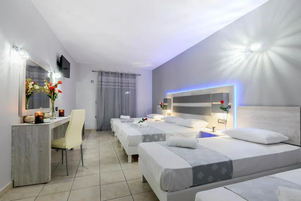 Bedroom, Bed in Aeon Hotel