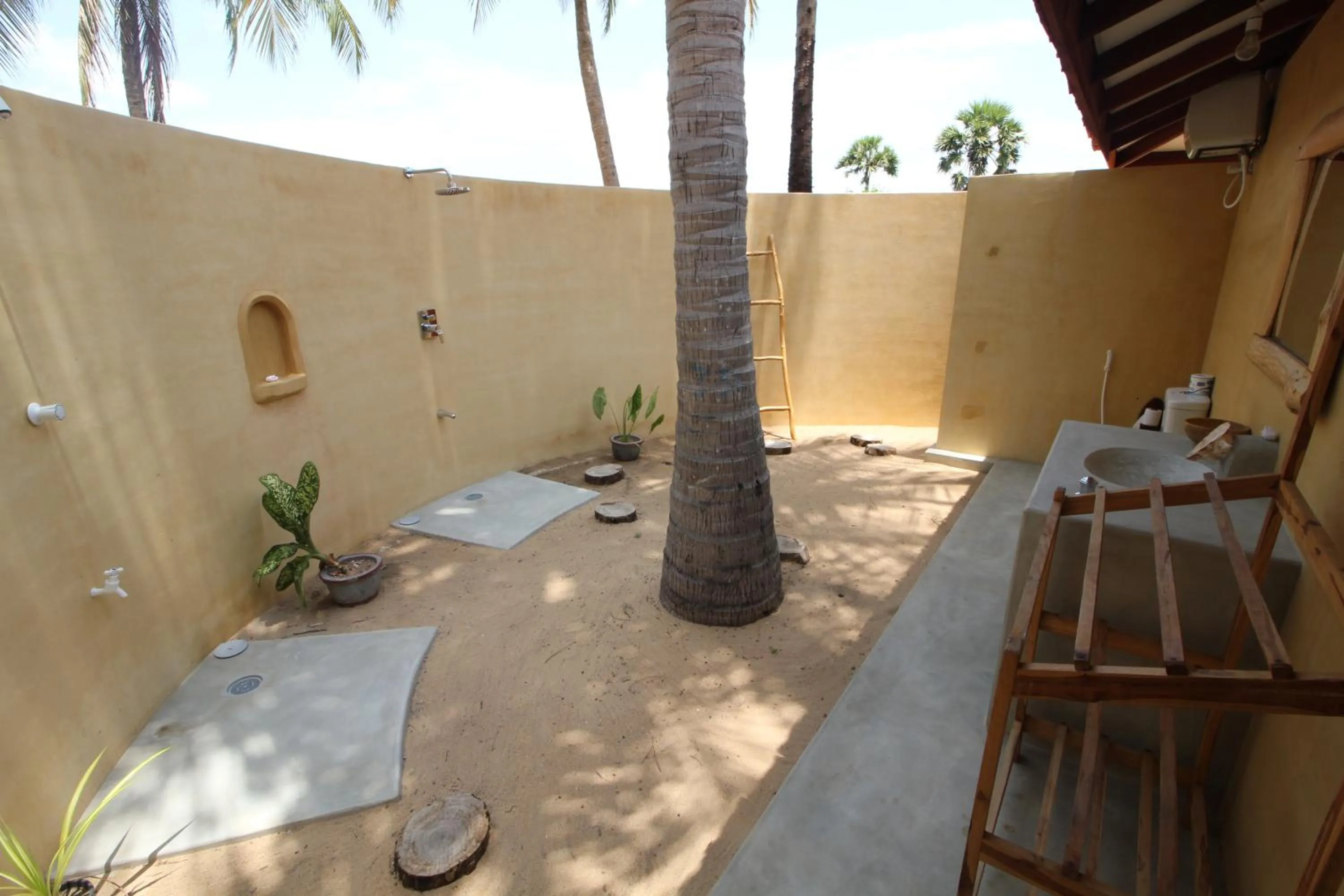 Kitelantis Hotel and Resort