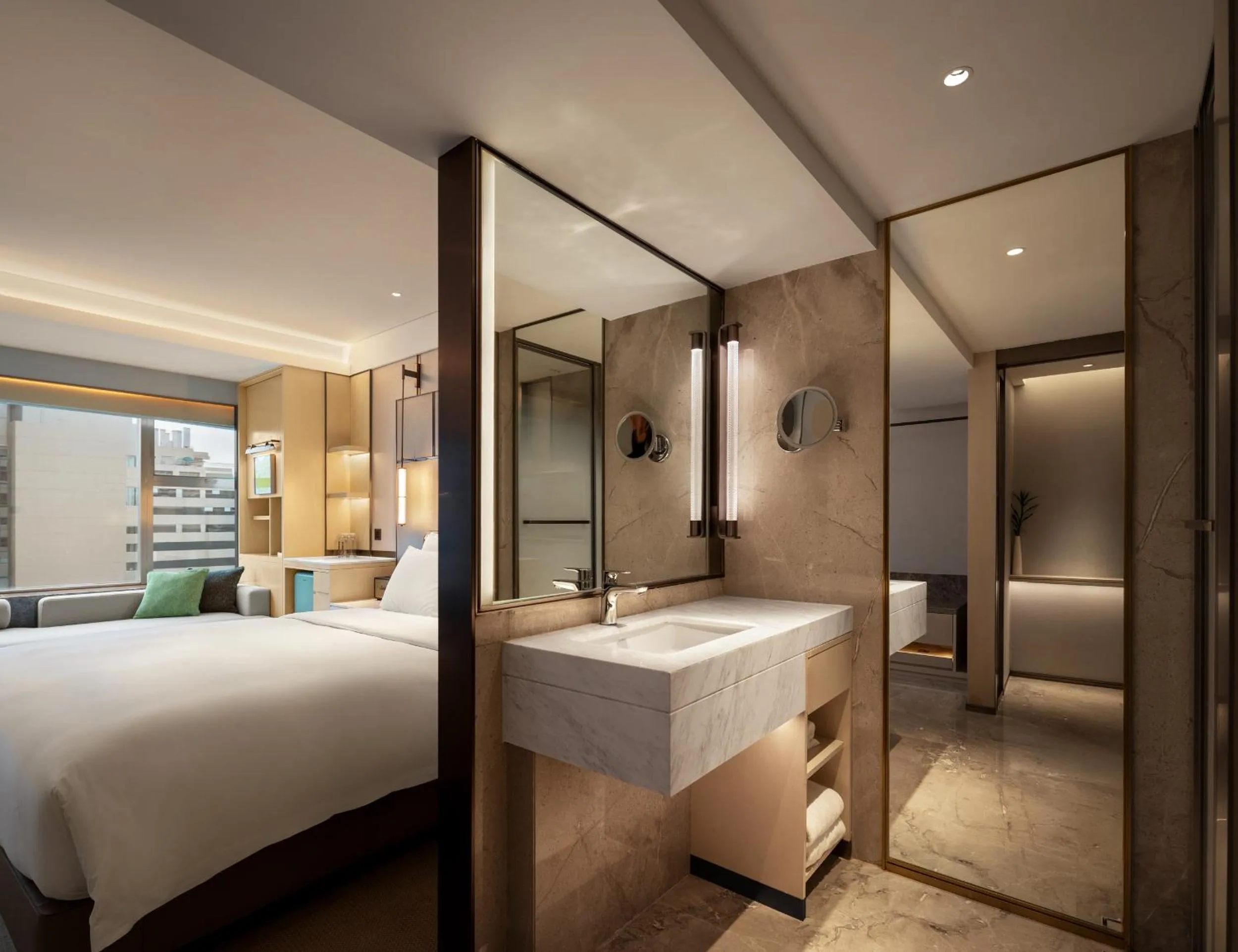 Bed in Zhejiang Narada Grand Hotel