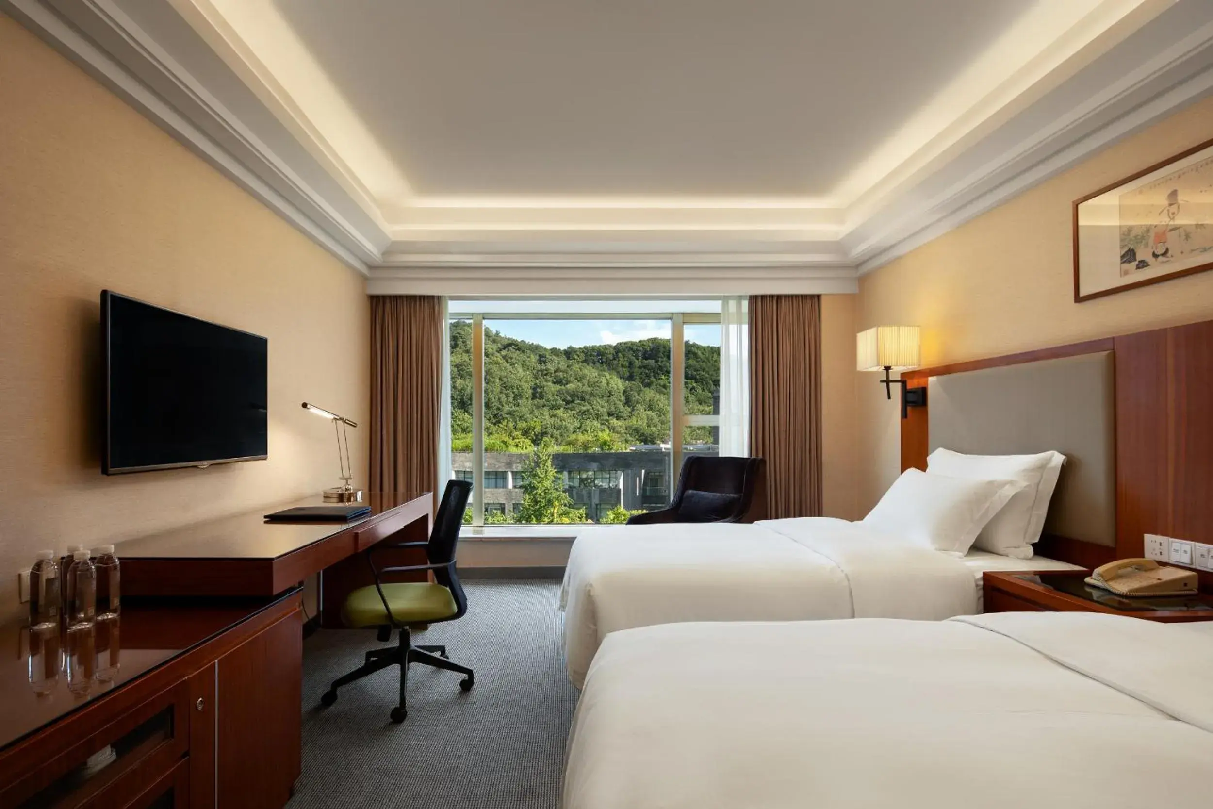 Double or Twin Room with Swimming Pool Access - single occupancy in Zhejiang Narada Grand Hotel Double or Twin Room with Swimming Pool Access - single occupancy in Zhejiang Narada Grand Hotel