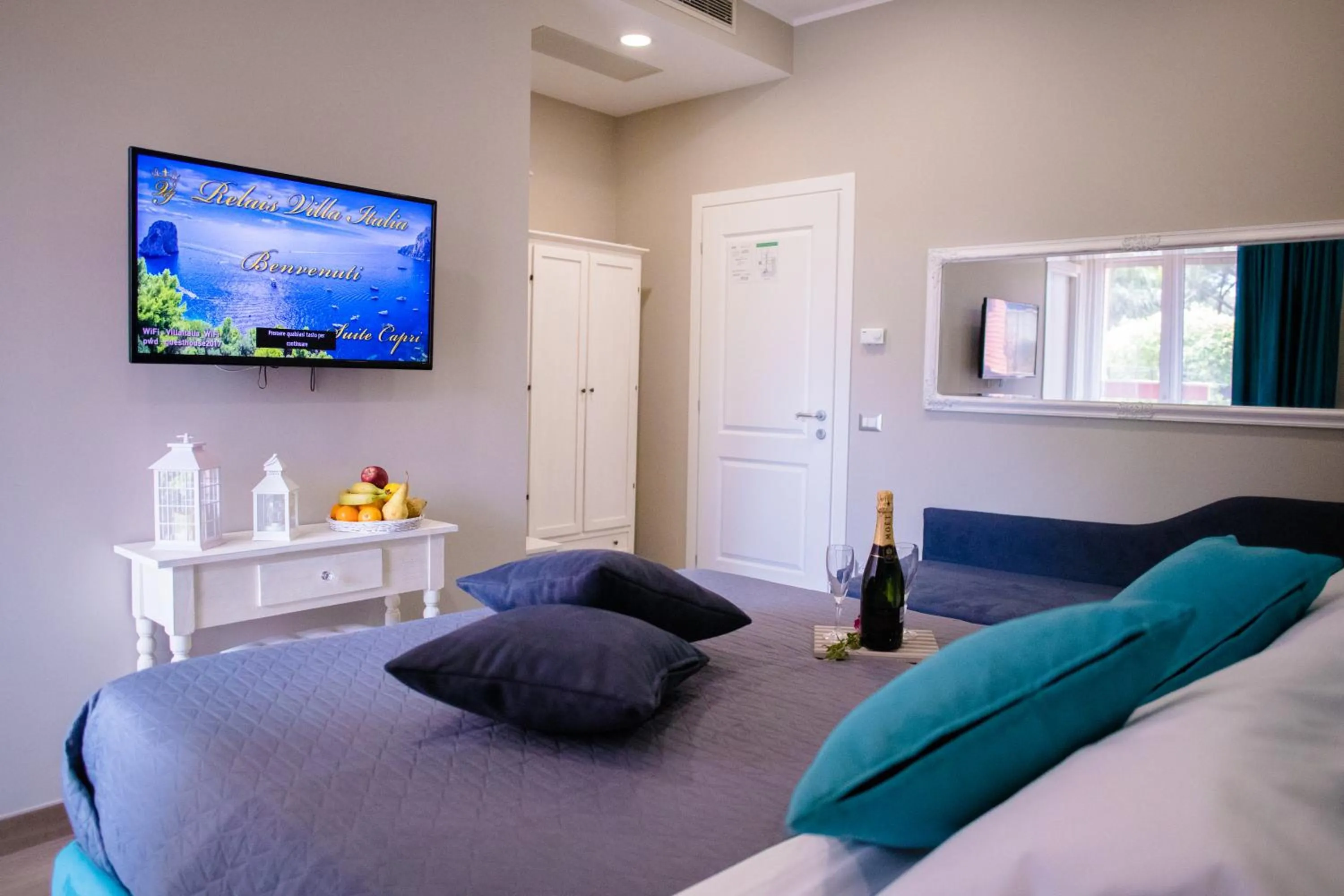 Photo of the whole room, Bed in Relais Villa Italia