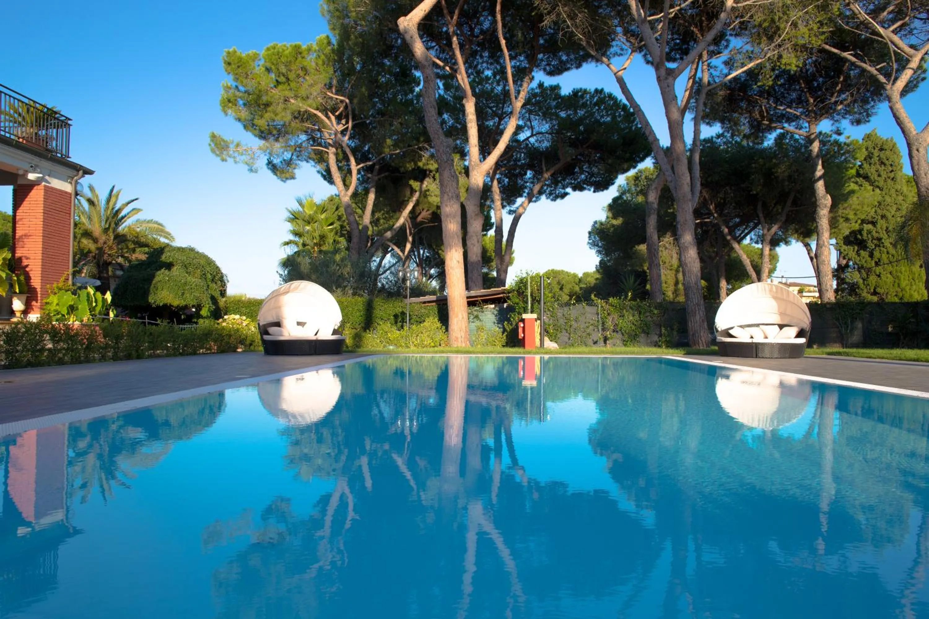 Swimming pool in Relais Villa Italia