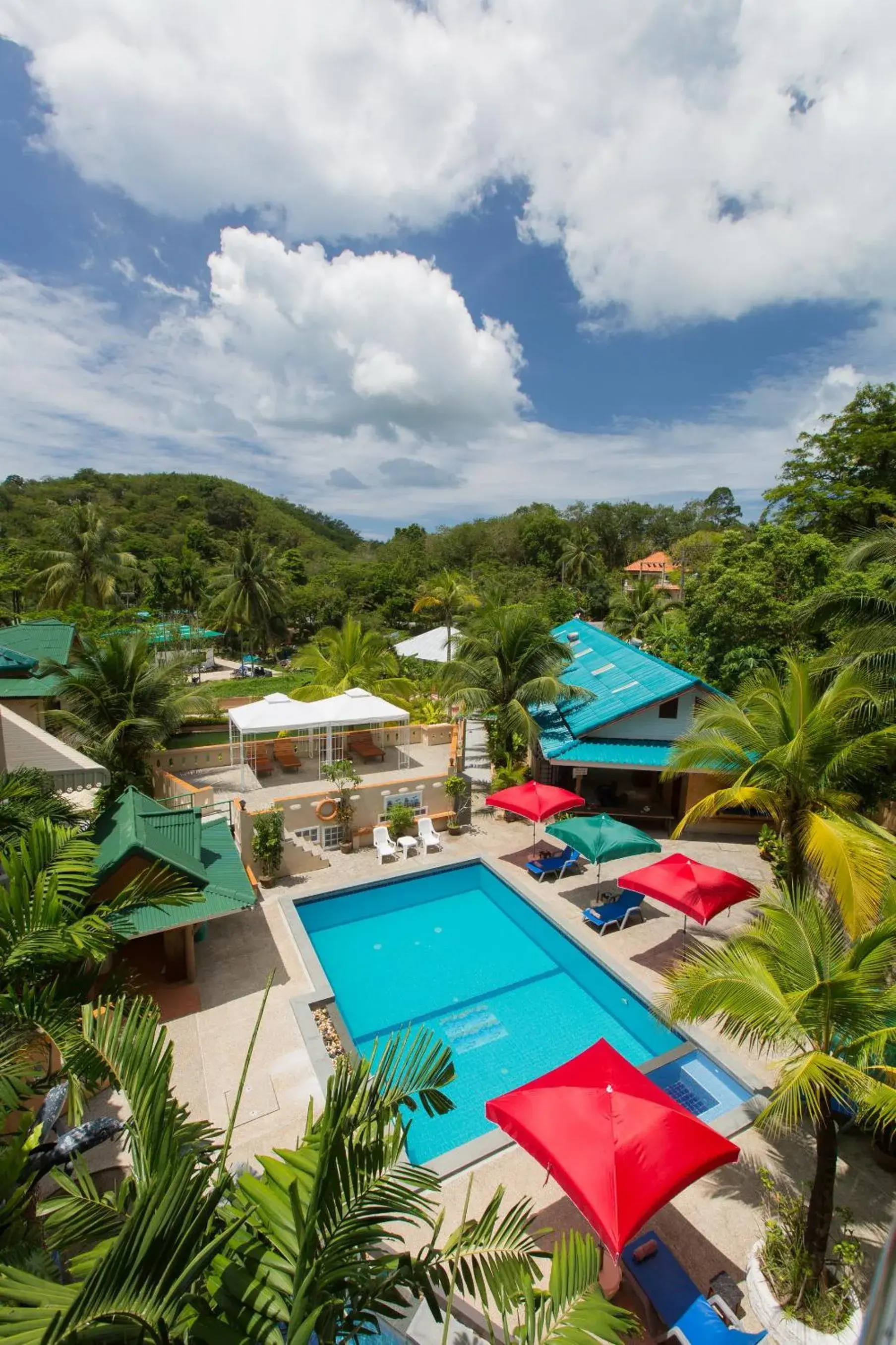 Pool view in Patong Rai Rom Yen Resort SHA Pool view in Patong Rai Rom Yen Resort SHA
