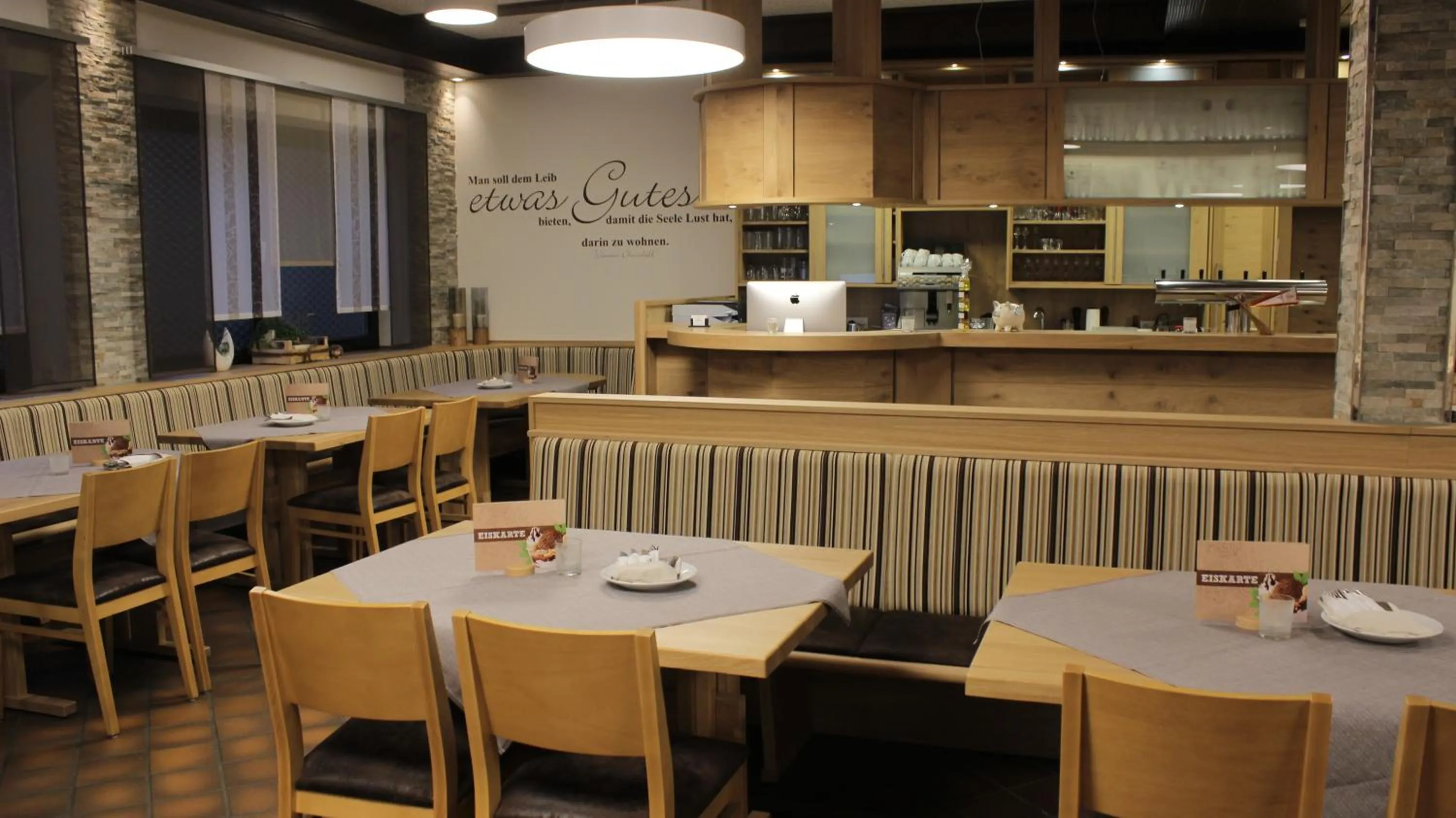 Restaurant/places to eat in Gasthof Zur Krone