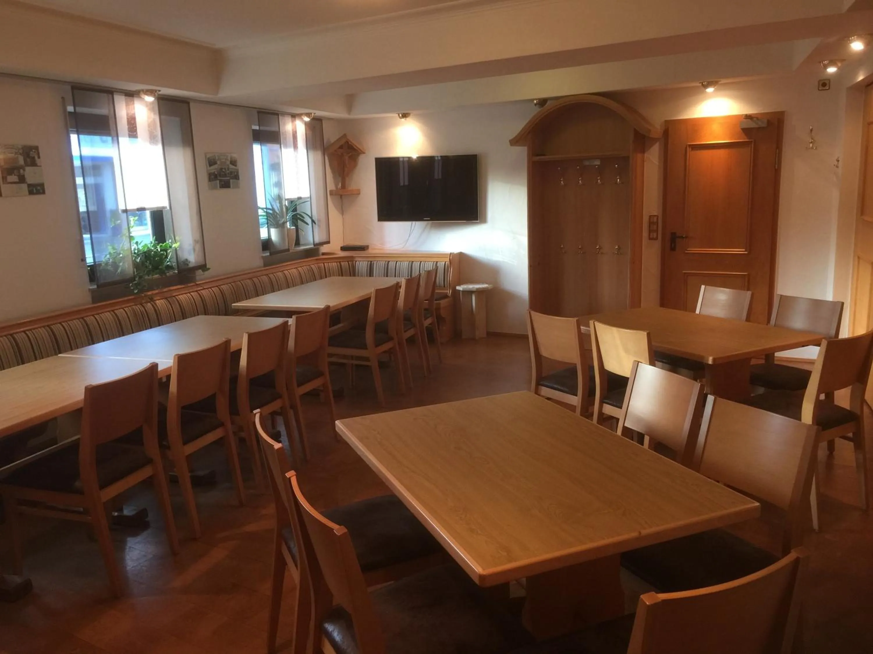 Restaurant/places to eat in Gasthof Zur Krone