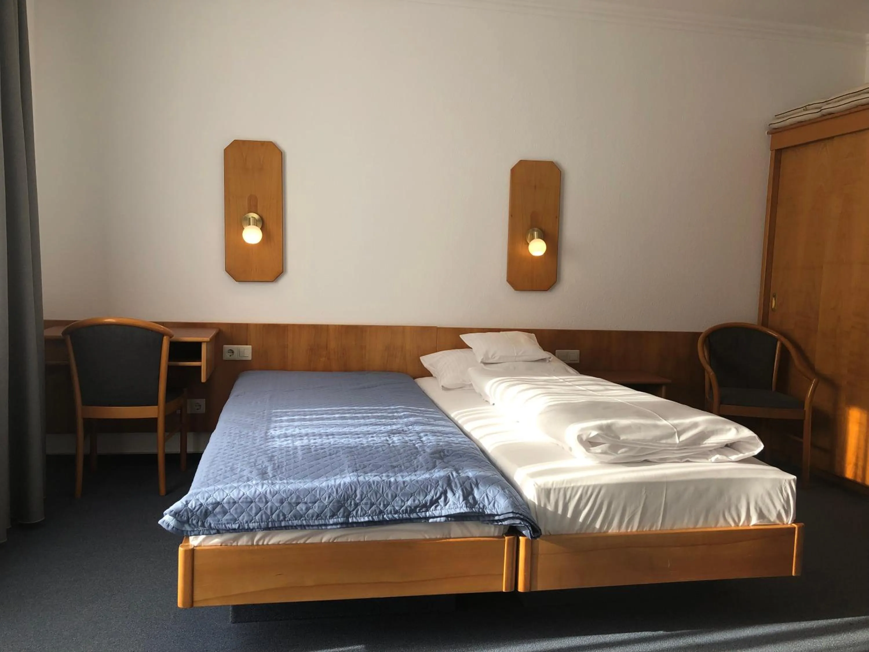 Photo of the whole room, Bed in Gasthof Zur Krone