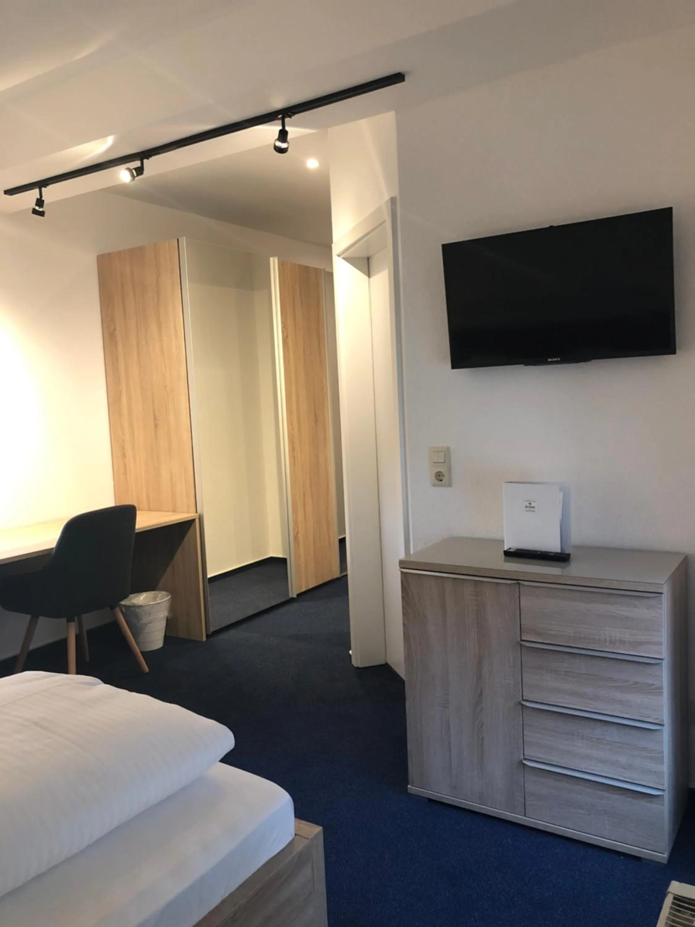 Photo of the whole room, Bed in Gasthof Zur Krone