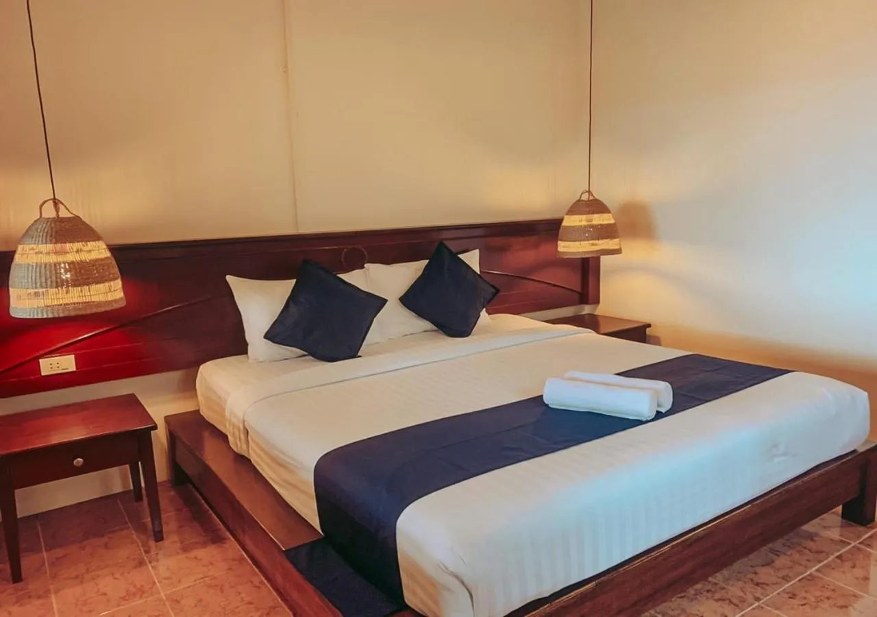 Bedroom, Bed in High Life Bungalow