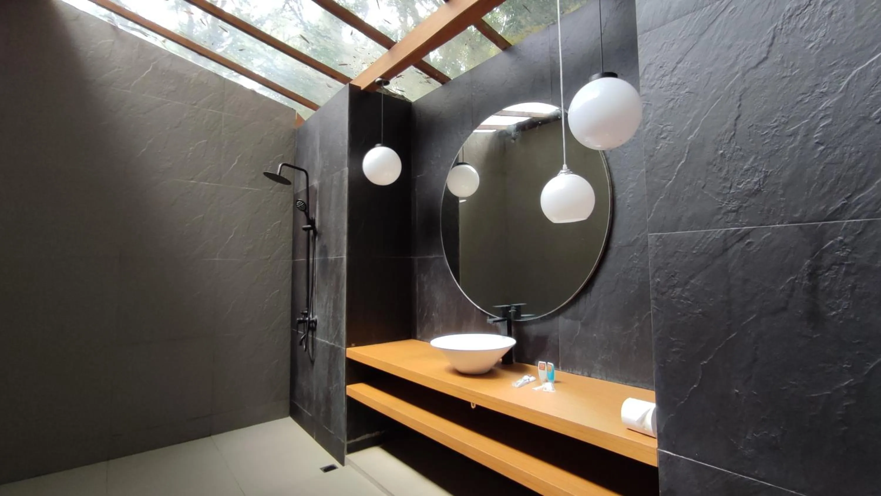 Bathroom in Imah Seniman