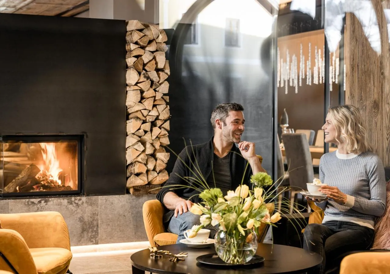 Lobby or reception in Alpin Art & Spa Hotel Naudererhof Superior