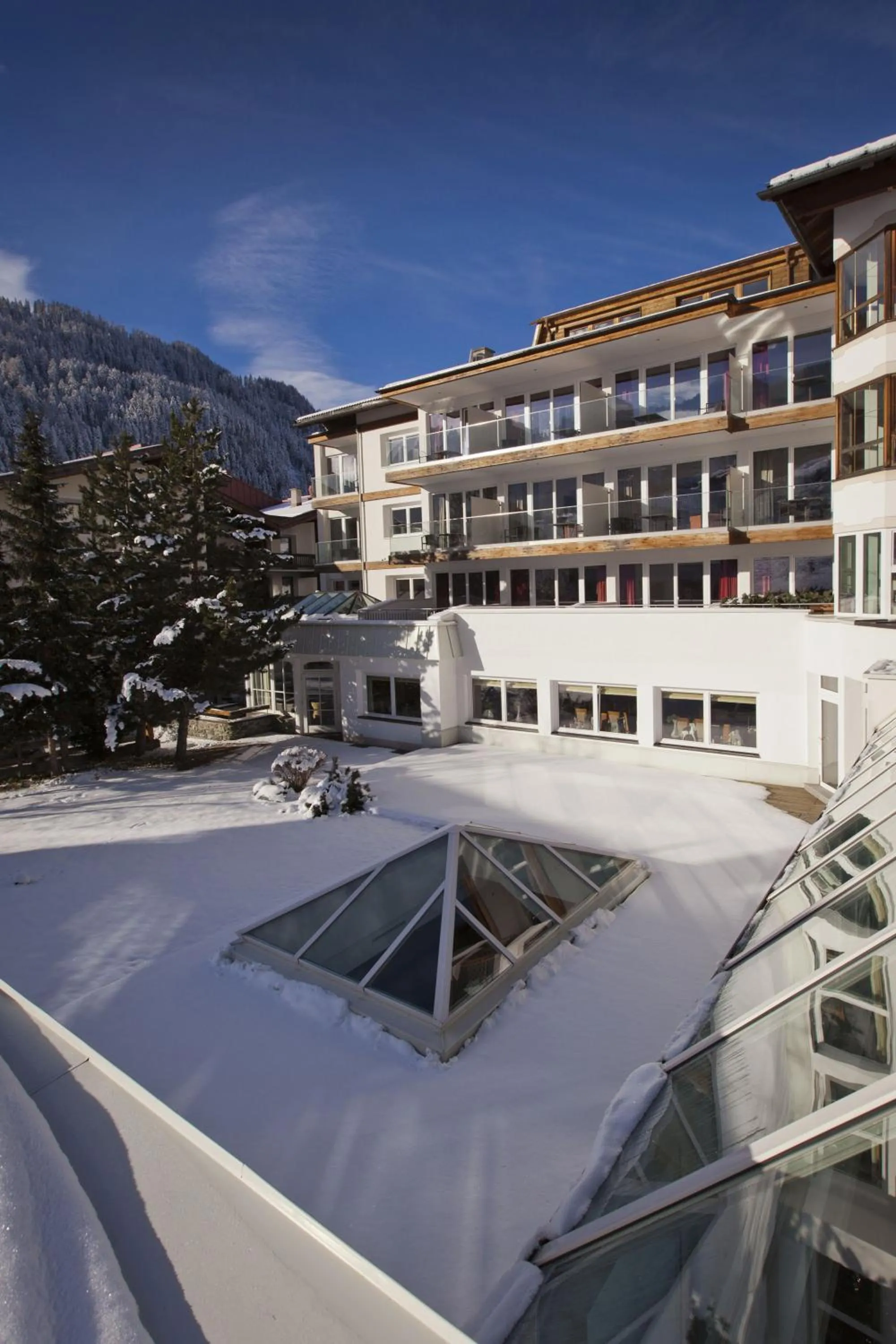 Facade/entrance in Alpin Art & Spa Hotel Naudererhof Superior