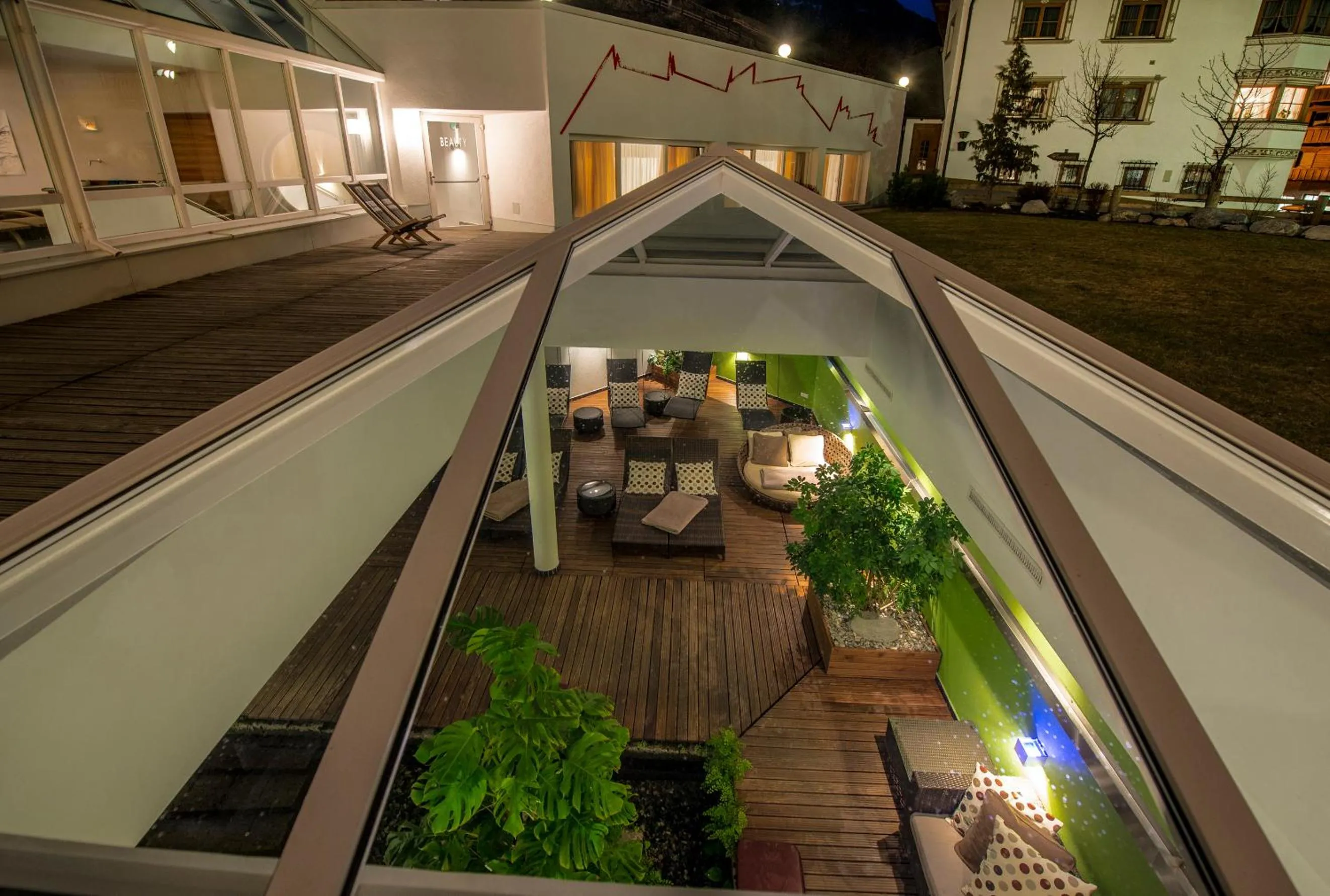 Garden view in Alpin Art & Spa Hotel Naudererhof Superior