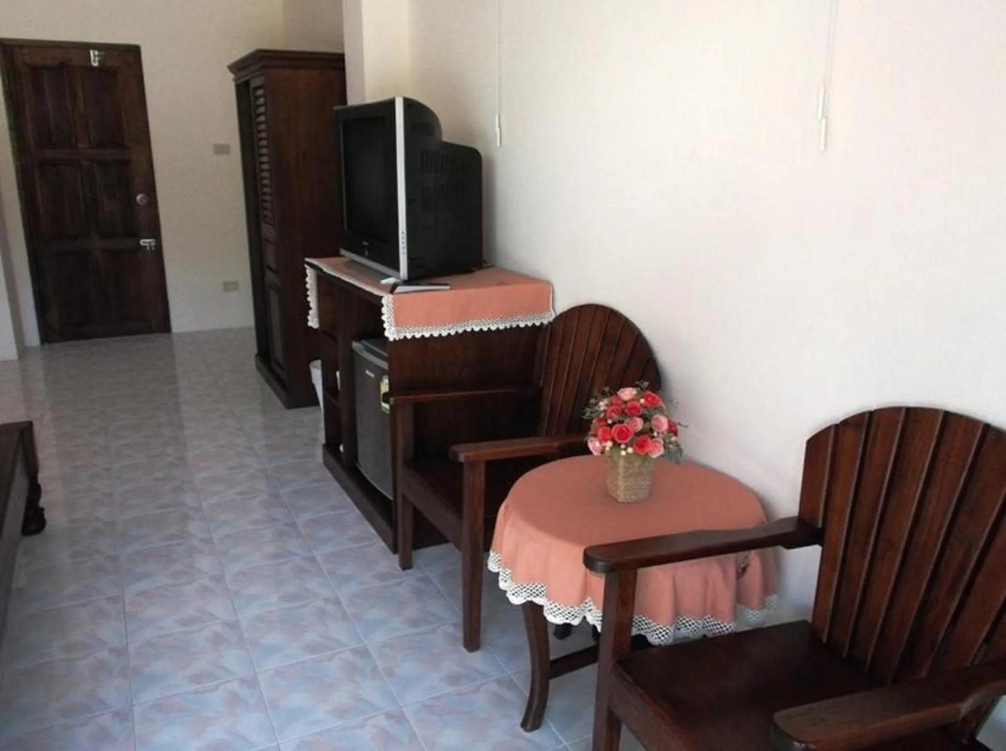 TV and multimedia in Panupong Hotel