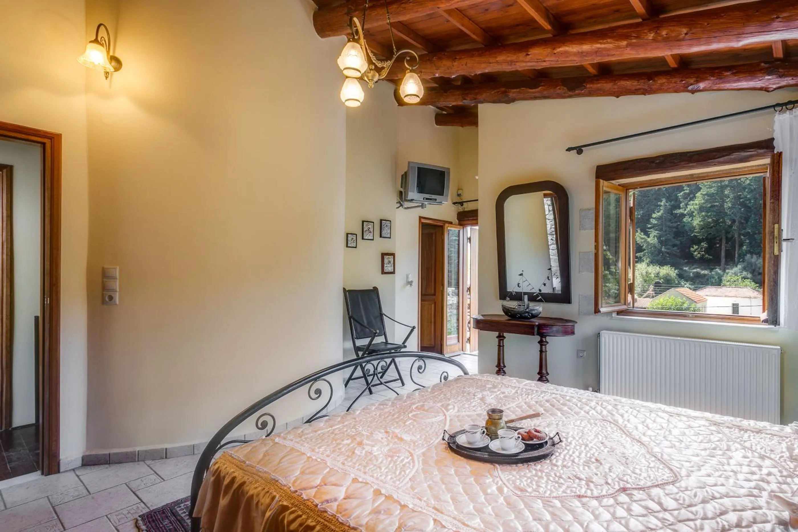 Ifigenia Theriso Village