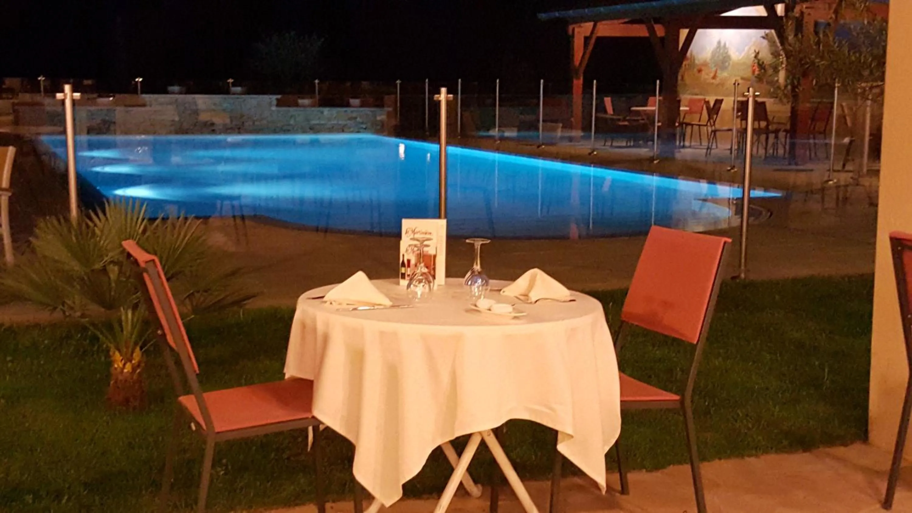 Patio in Hotel Restaurant La Martiniere