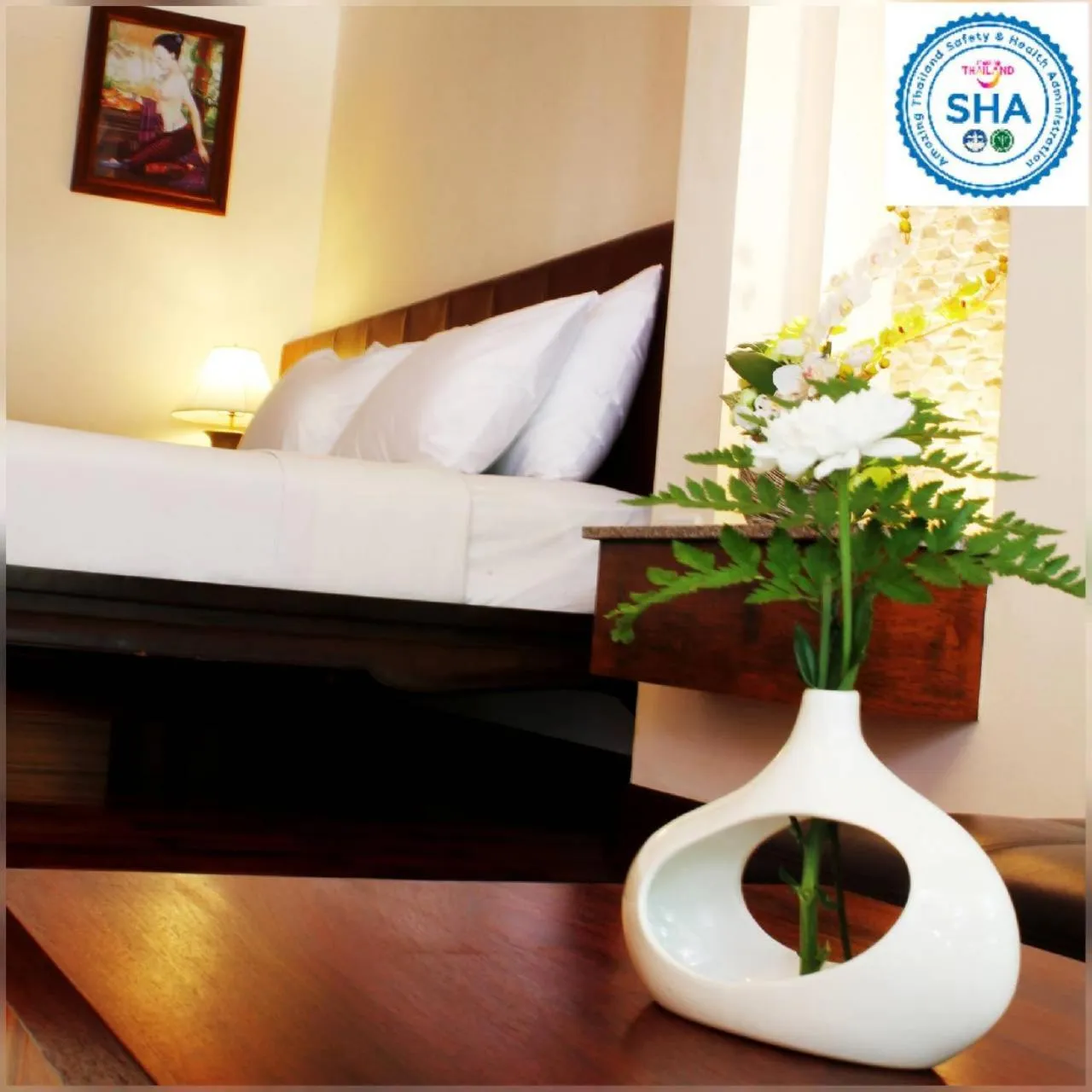 View (from property/room), Bed in Baan Pron Phateep