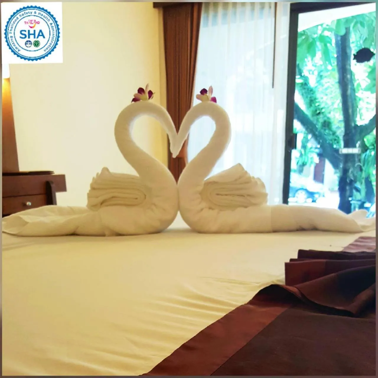 View (from property/room), Bed in Baan Pron Phateep