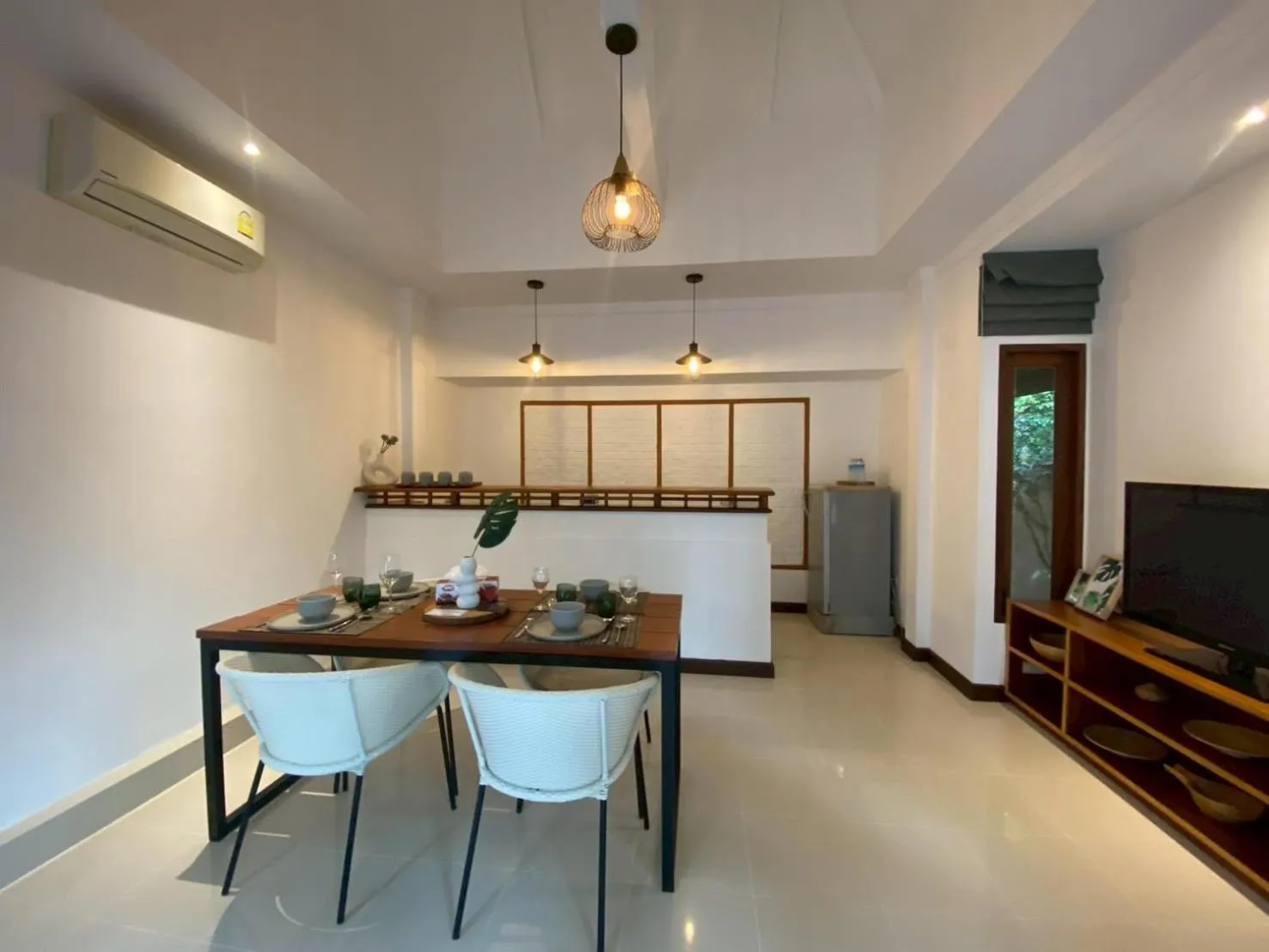 Photo of the whole room in Baan Khao Hua Jook