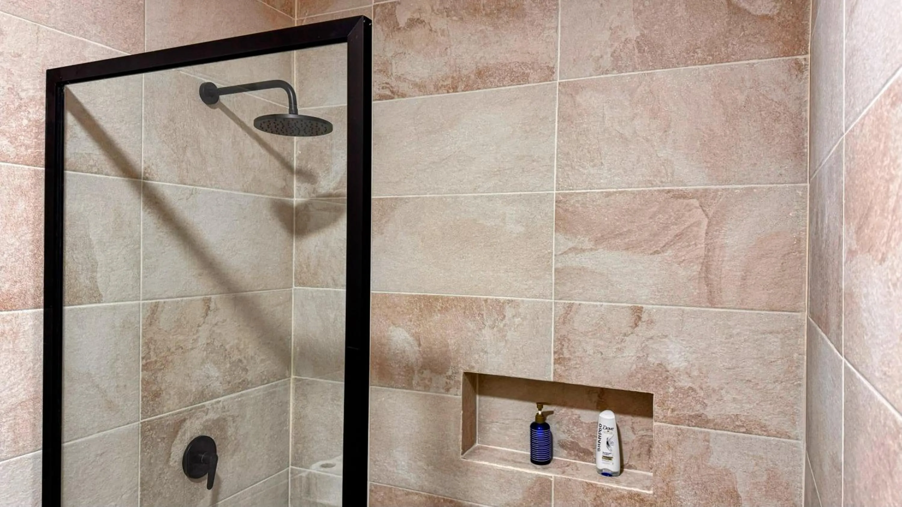 Shower in Edificio Tofino