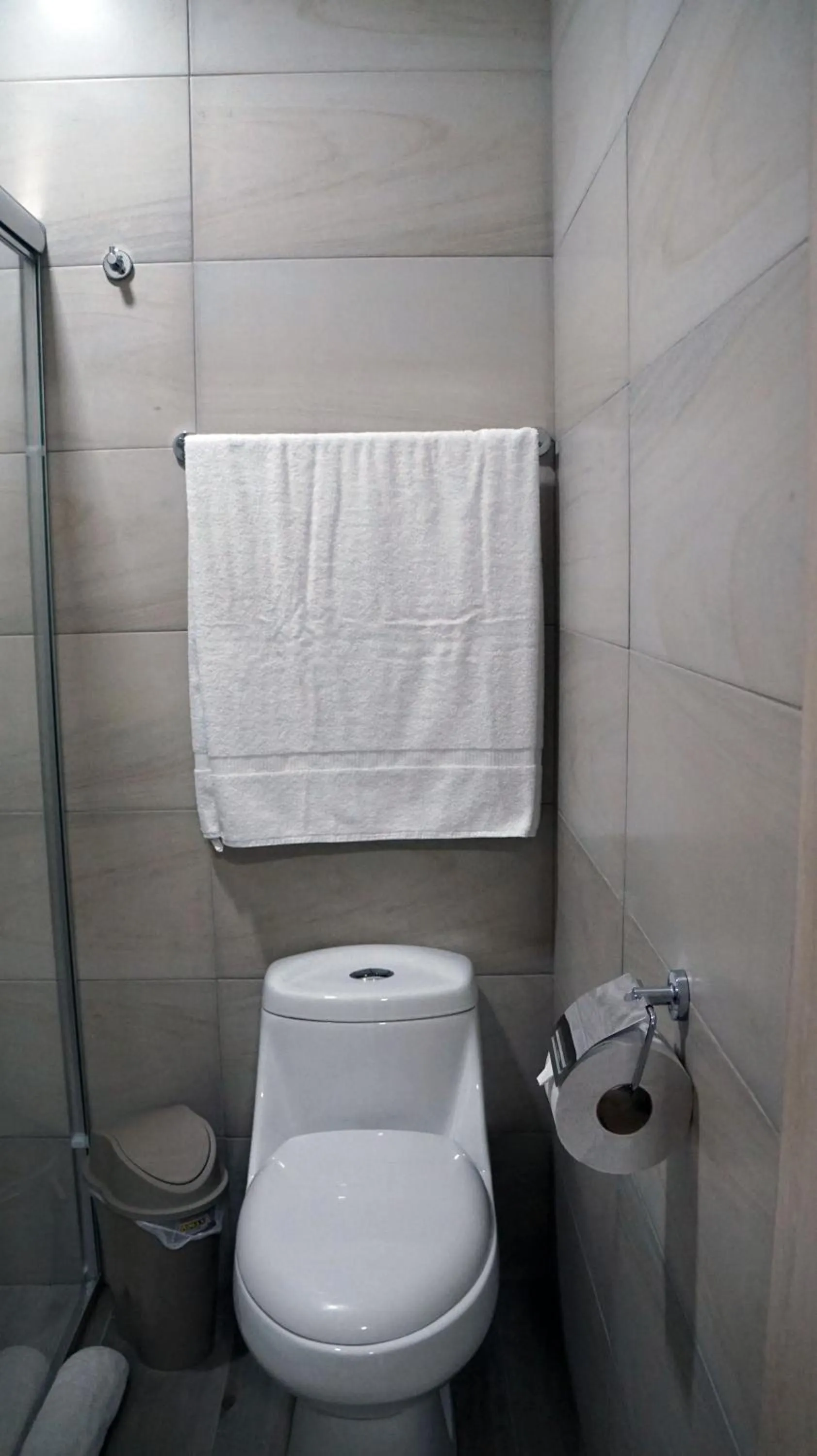 Toilet in Edificio Tofino