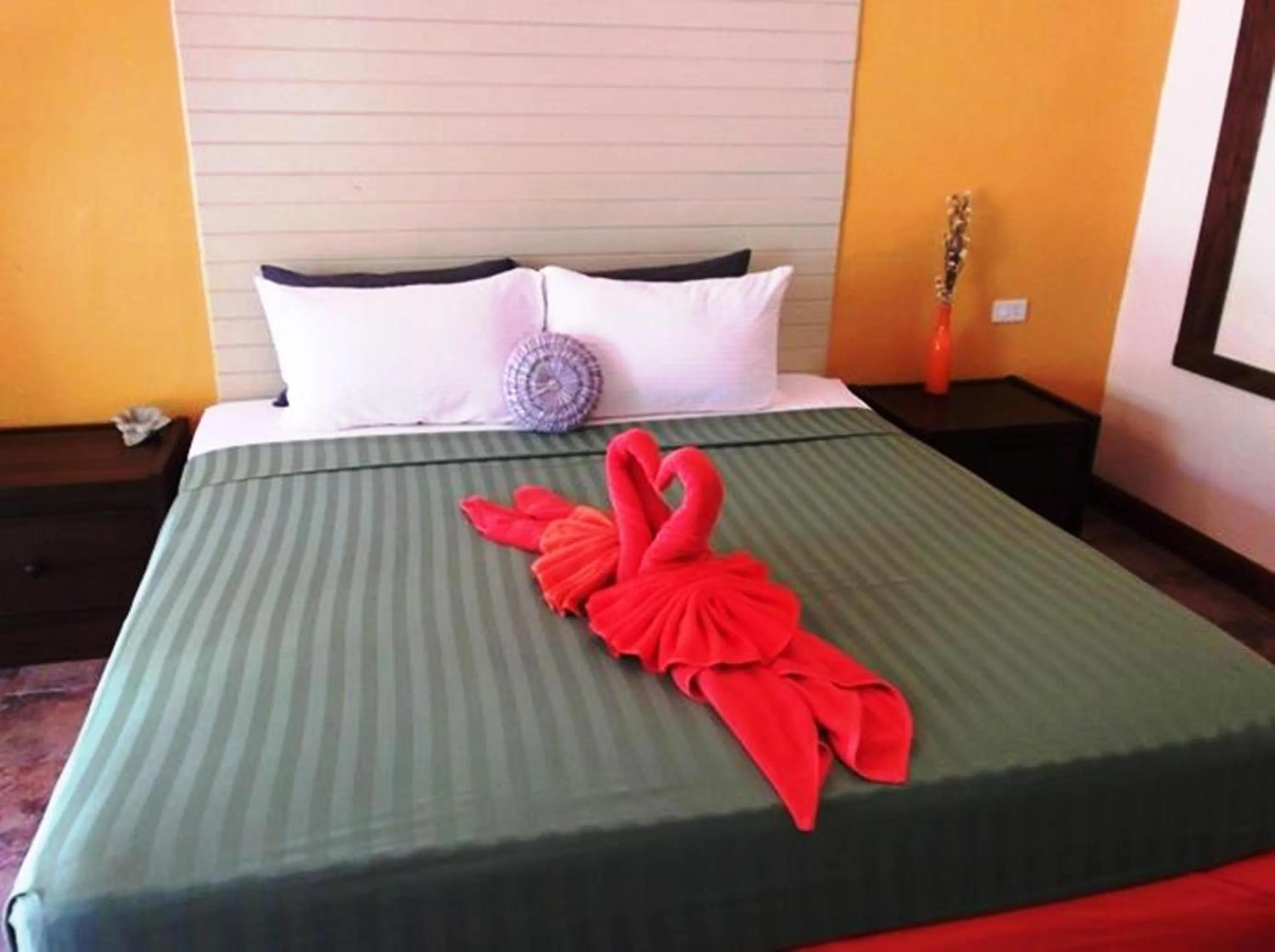 Bedroom, Bed in OP Bungalow