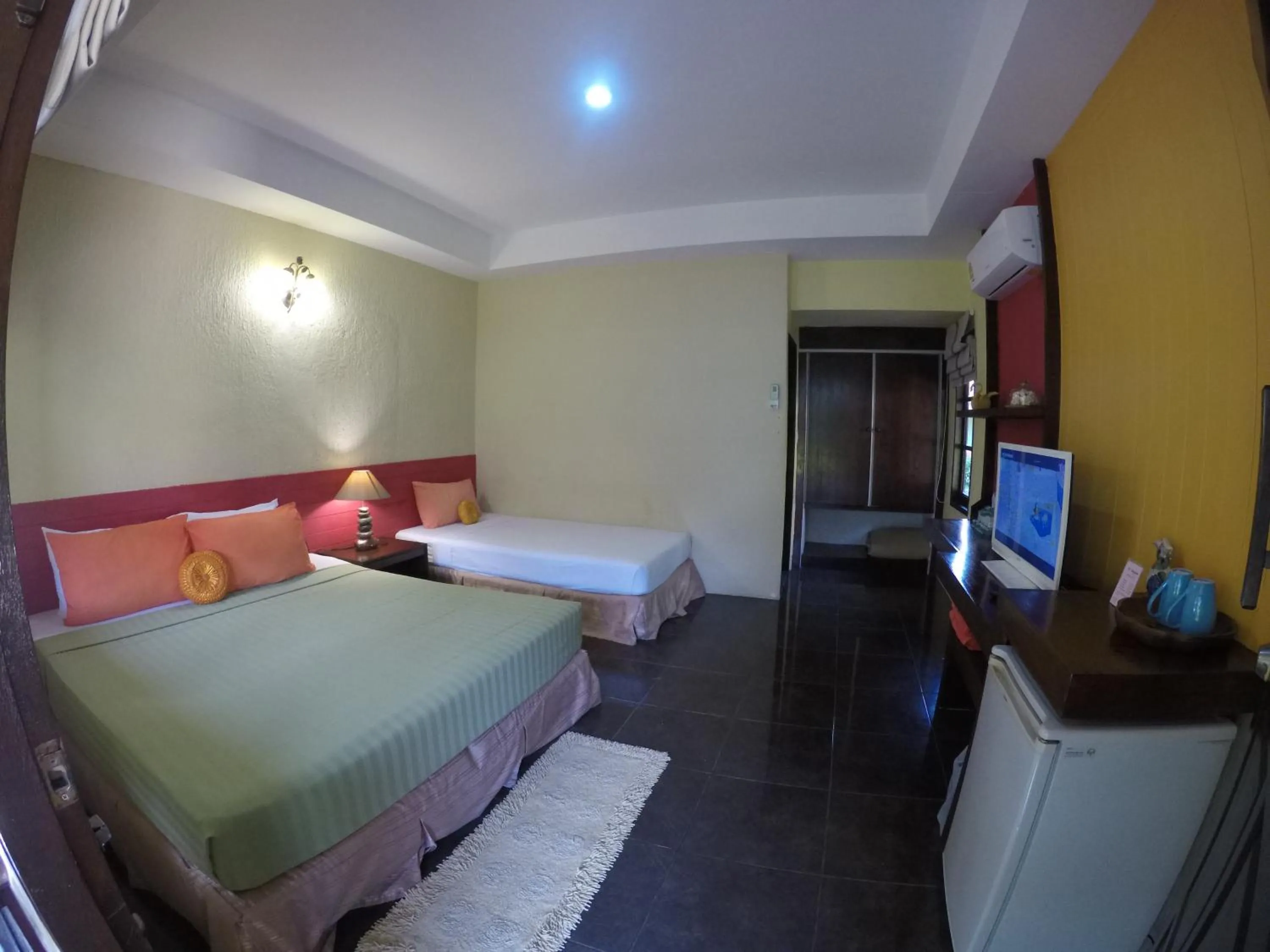 Photo of the whole room, Bed in OP Bungalow