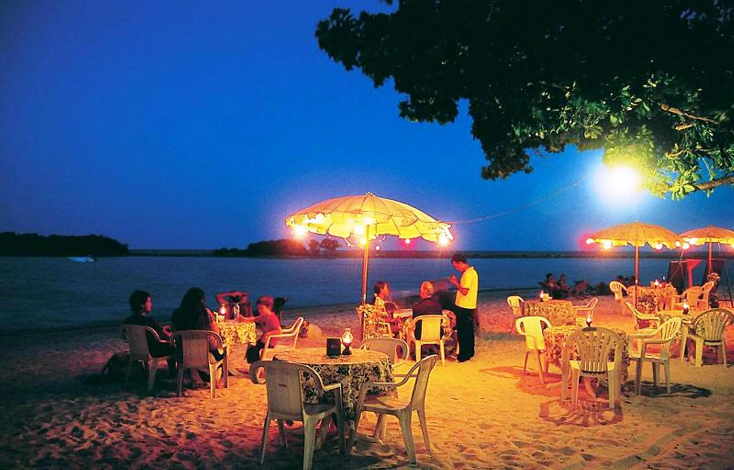 Restaurant/places to eat in OP Bungalow