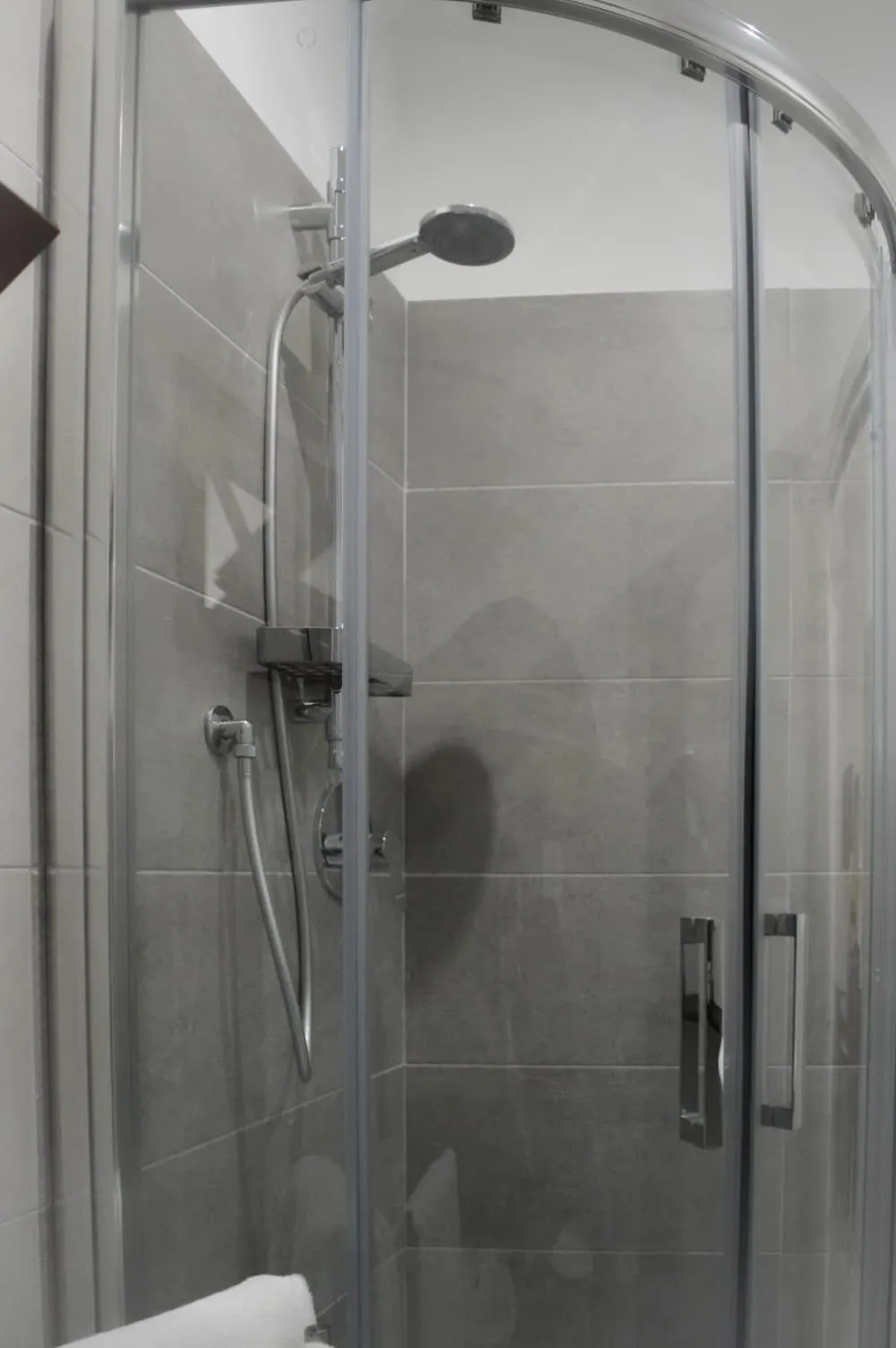 Shower in B&B Dolce Idea