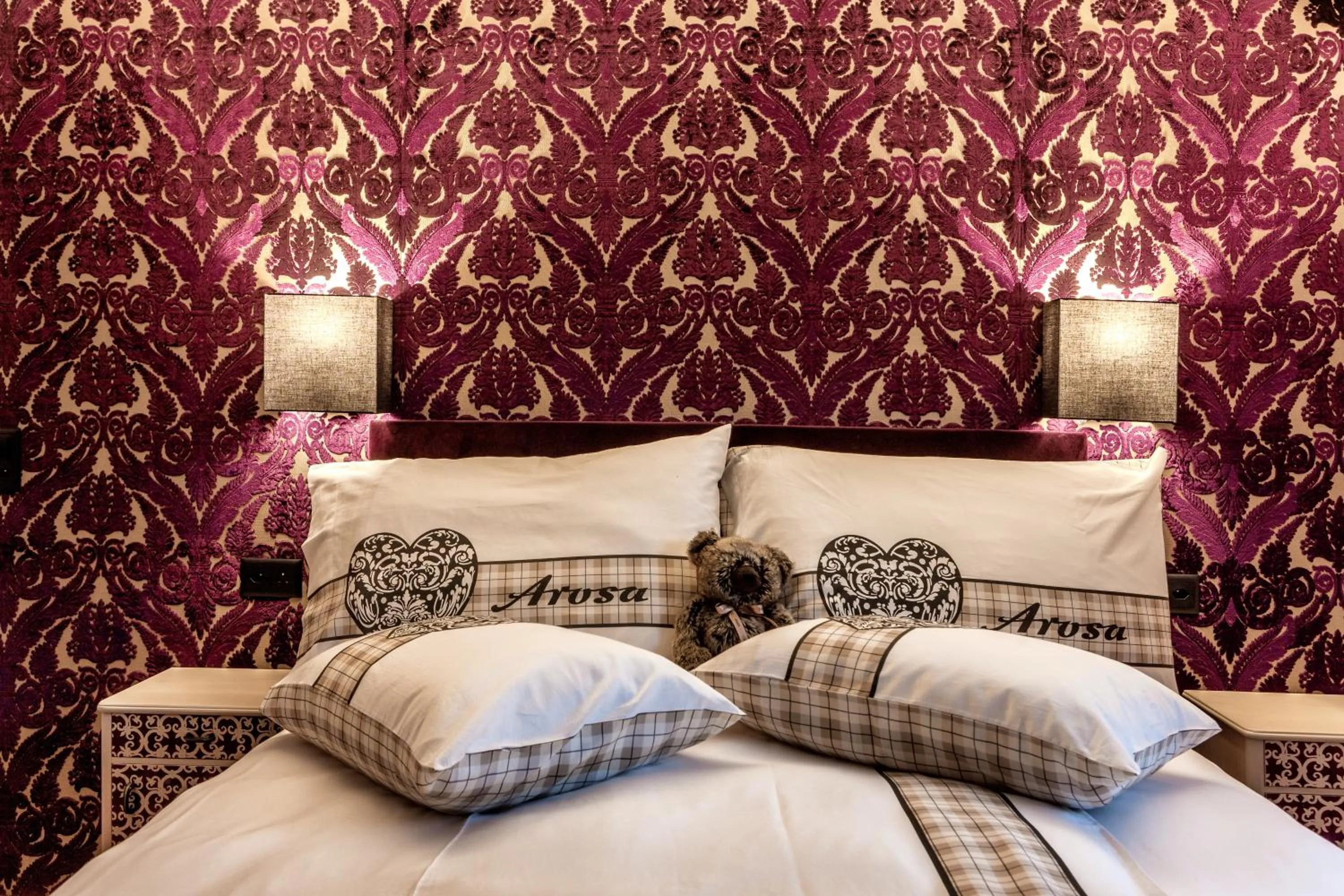 Photo of the whole room, Bed in Home Hotel Arosa